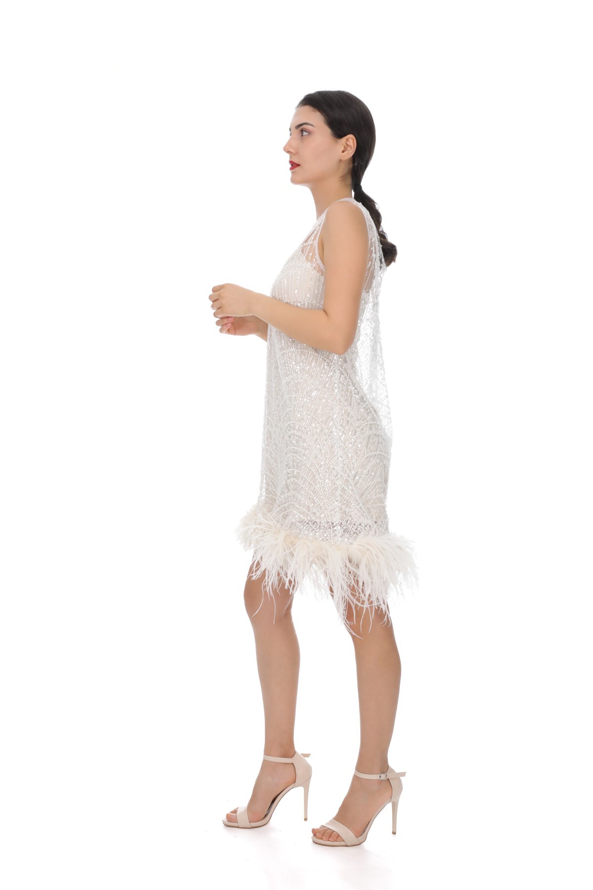 Beyaz Otrişli Sıfır Kol Boncuk İşlemeli Mini Abiye Elbise