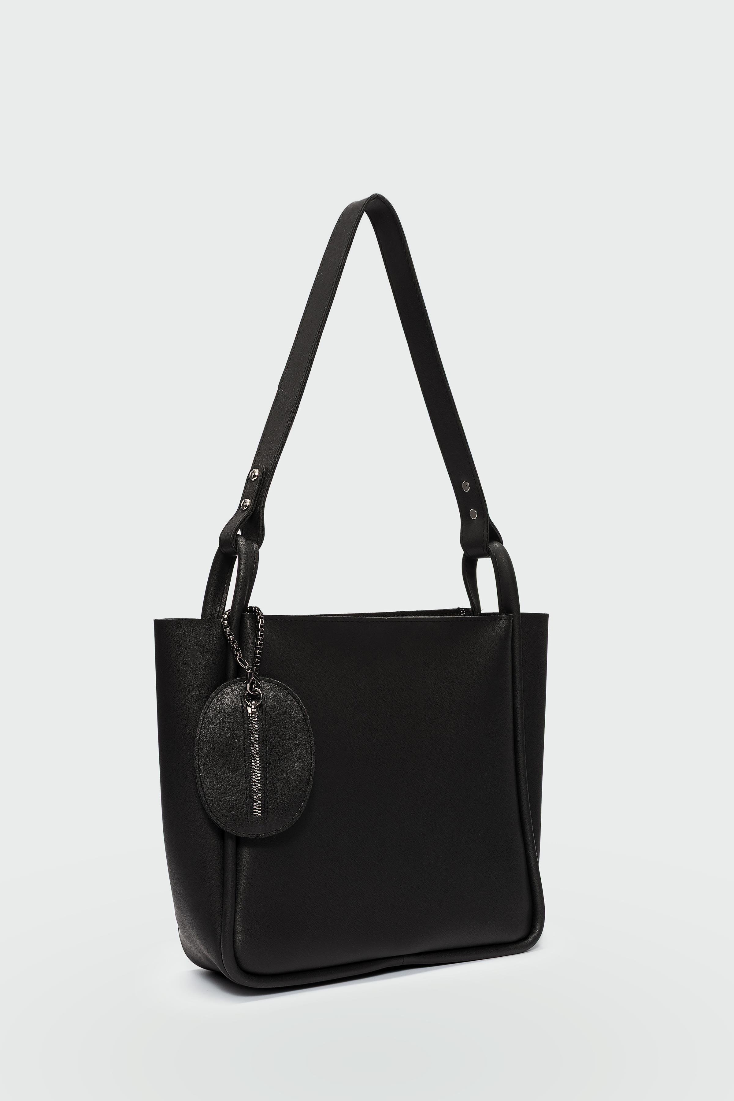 Cüzdan Detaylı Büyük Omuz Çantası