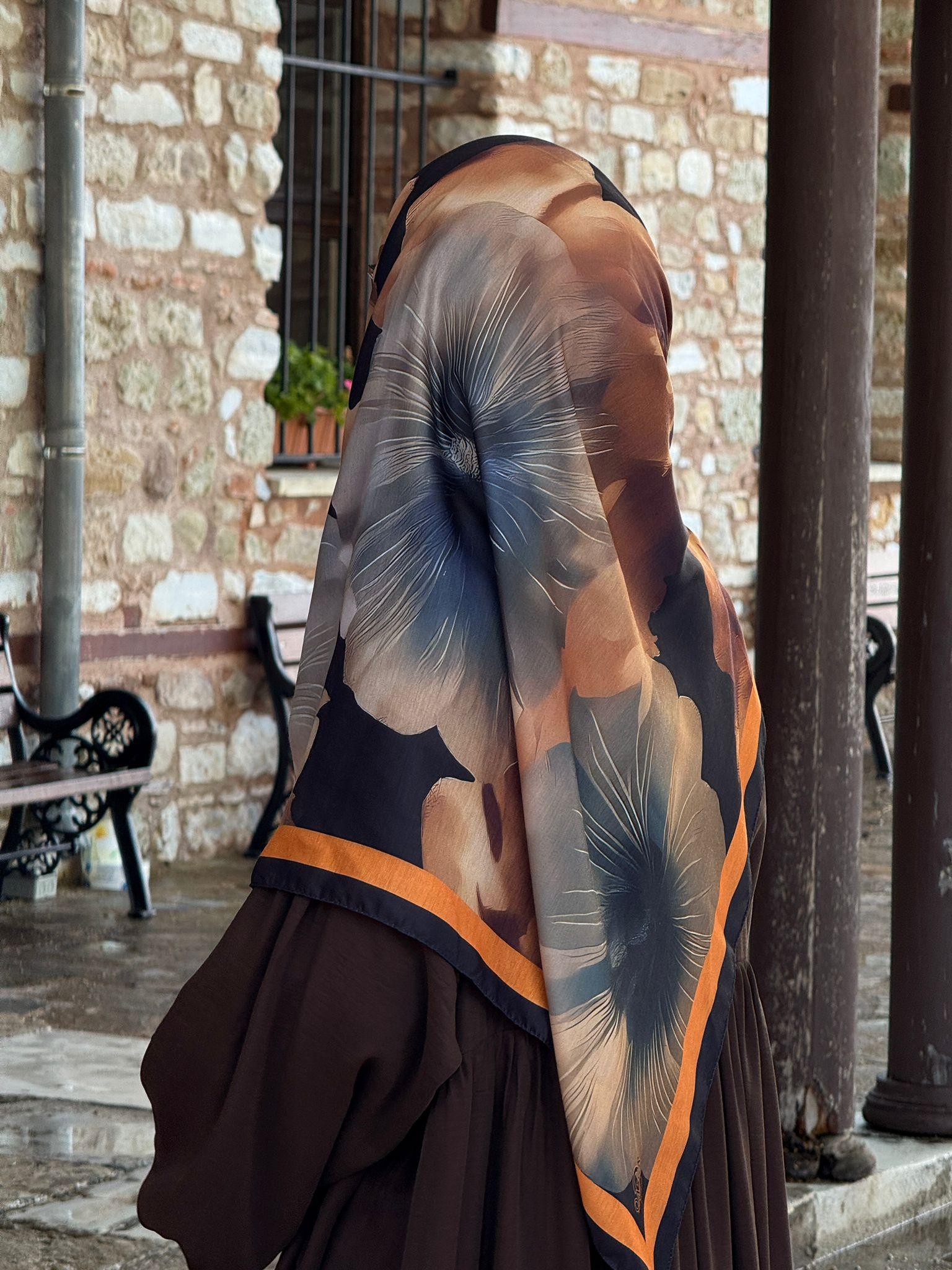 Pamuklu Flora Desen Eşarp-Siyah/Gold