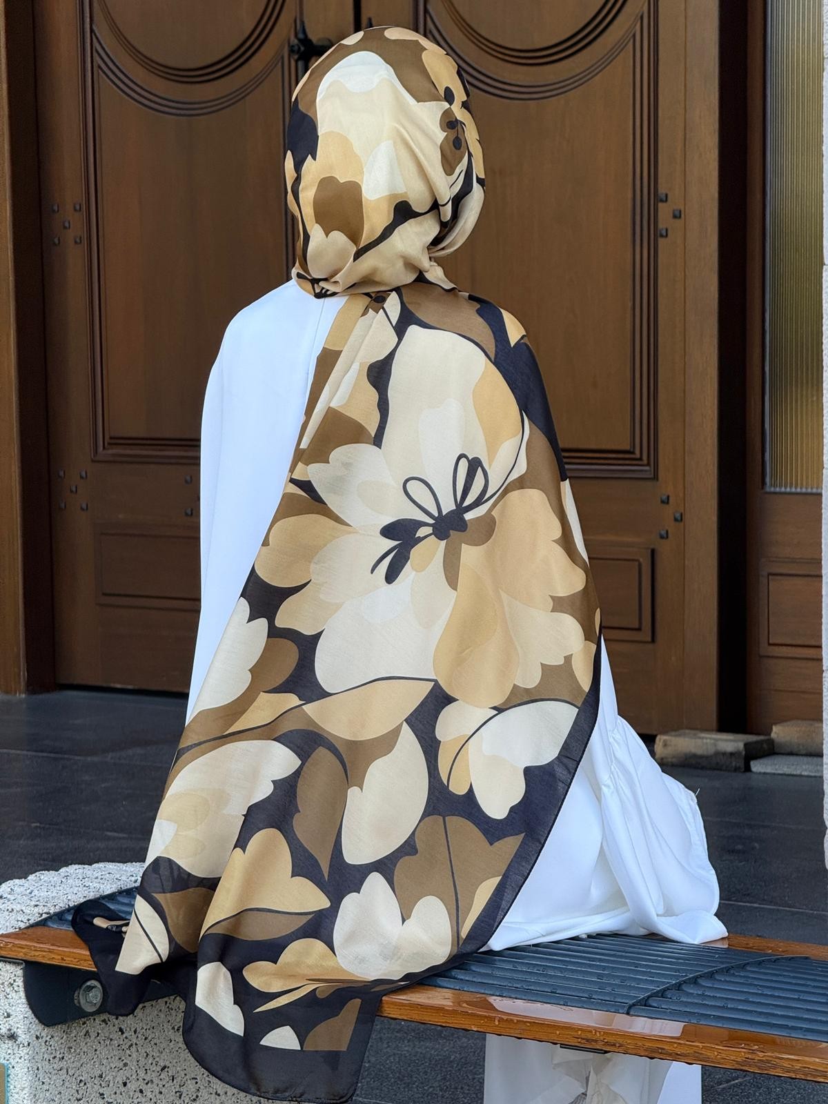 Pamuklu Soft Vera Desen Şal-Siyah/Gold