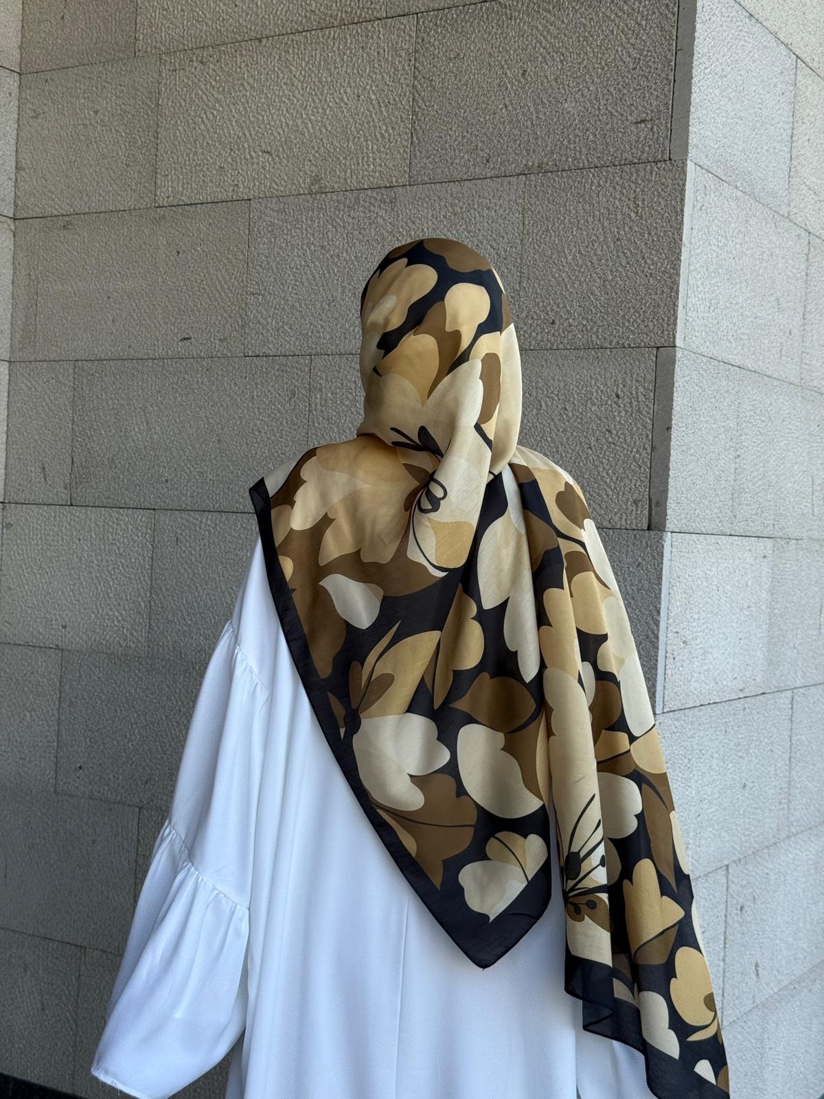 Pamuklu Soft Vera Desen Şal-Siyah/Gold