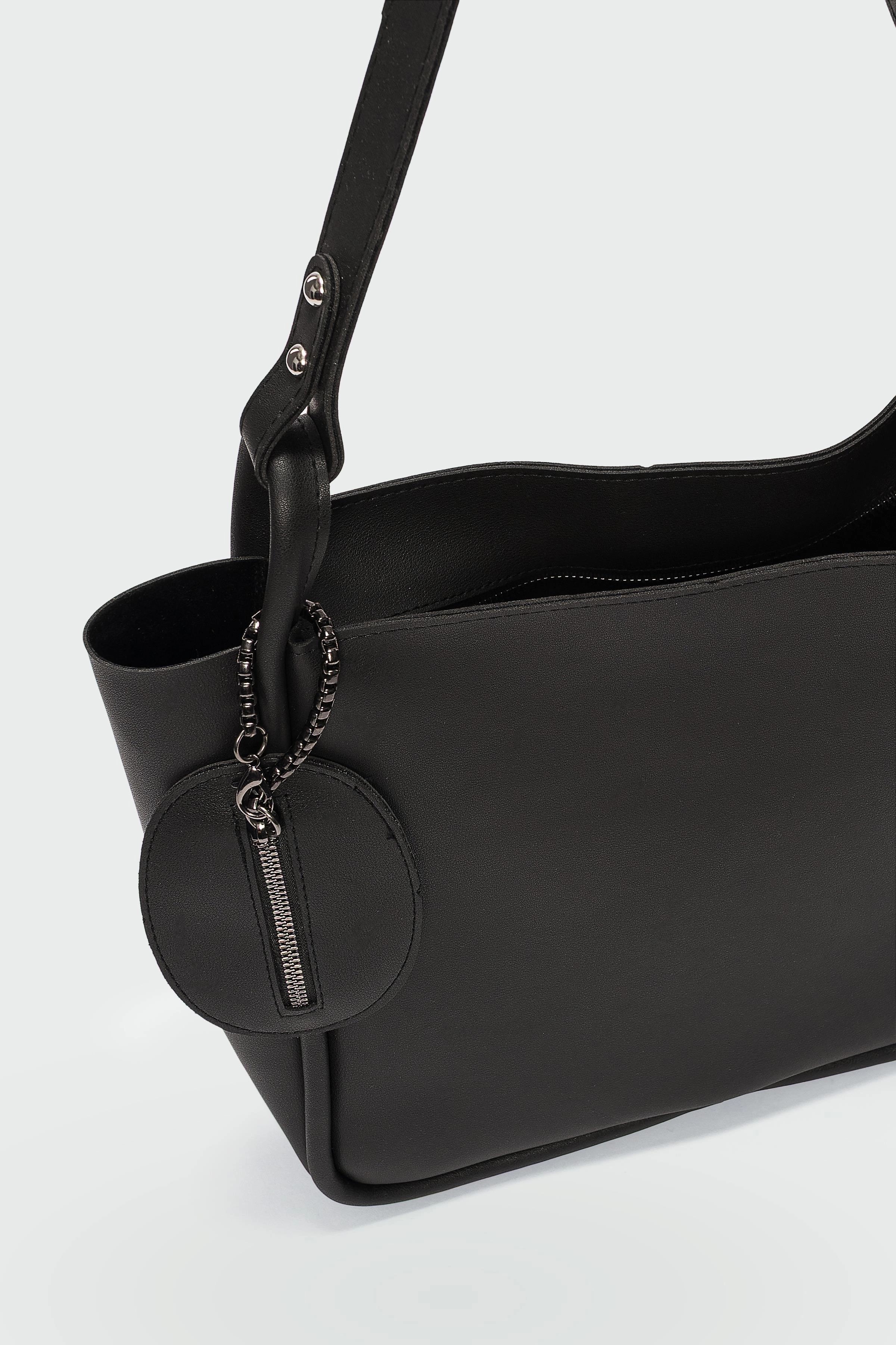 Cüzdan Detaylı Büyük Omuz Çantası