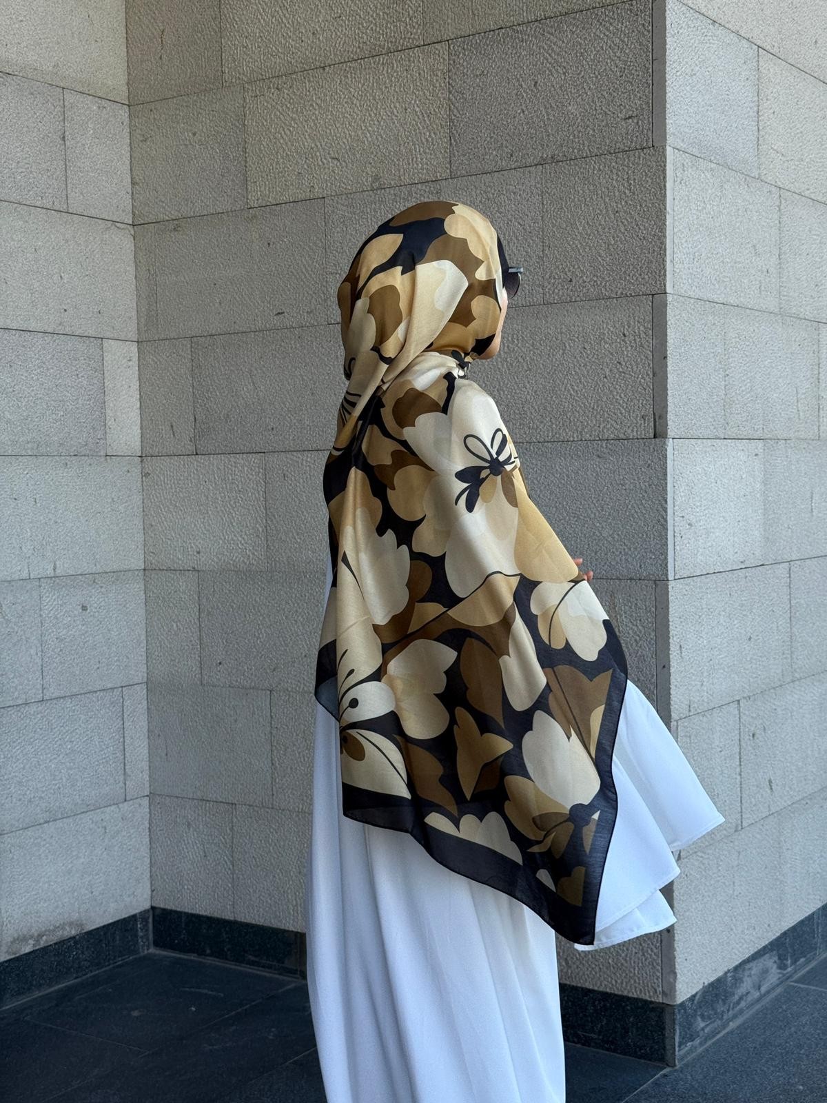 Pamuklu Soft Vera Desen Şal-Siyah/Gold