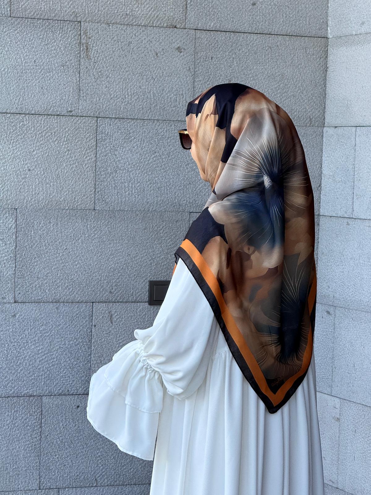 Pamuklu Flora Desen Eşarp-Siyah/Gold