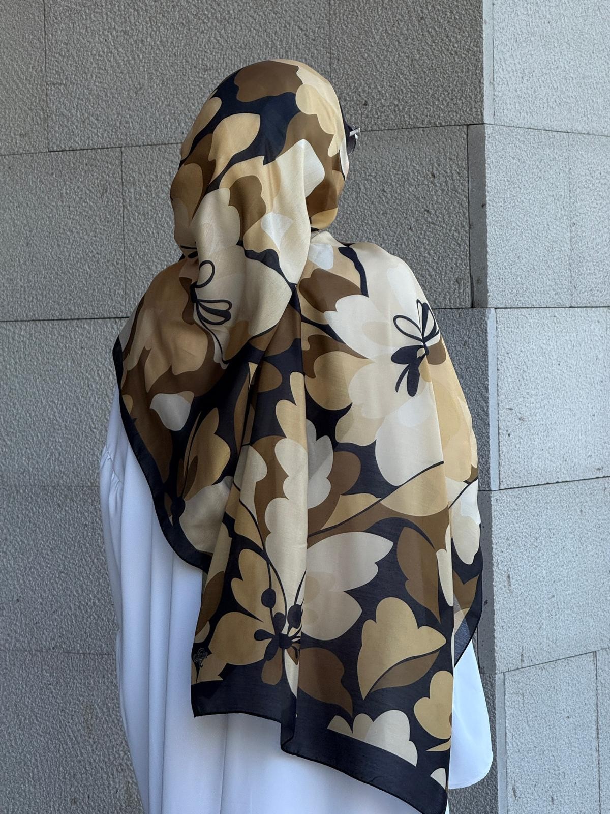 Pamuklu Soft Vera Desen Şal-Siyah/Gold