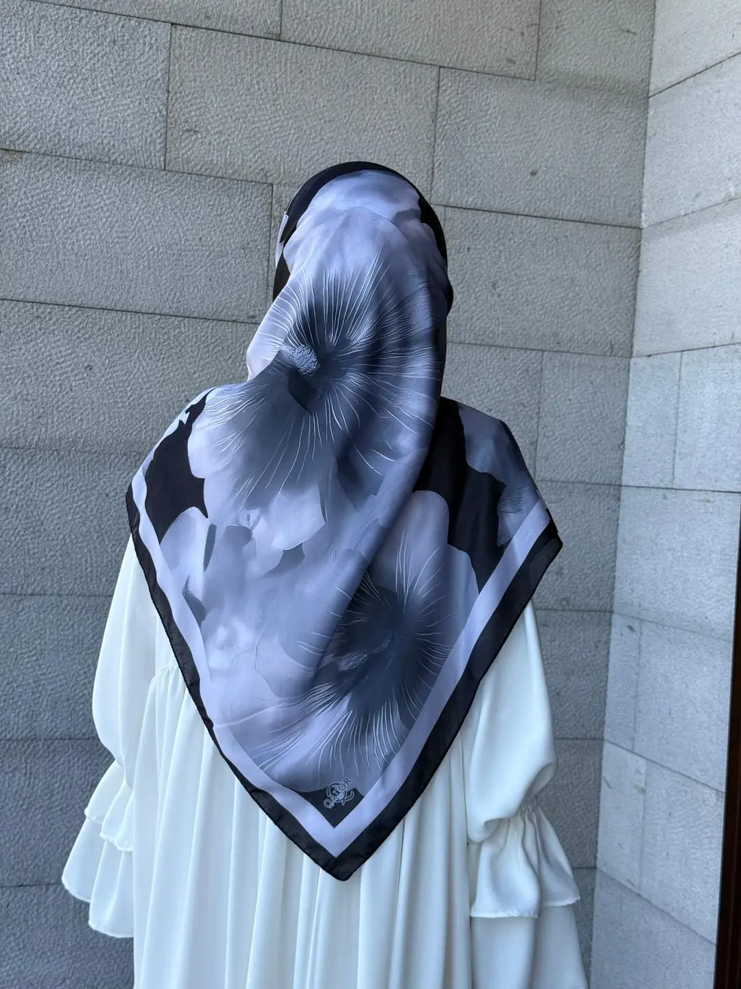 Pamuklu Flora Desen Eşarp-Siyah/Antrasit| Qalor Scarf