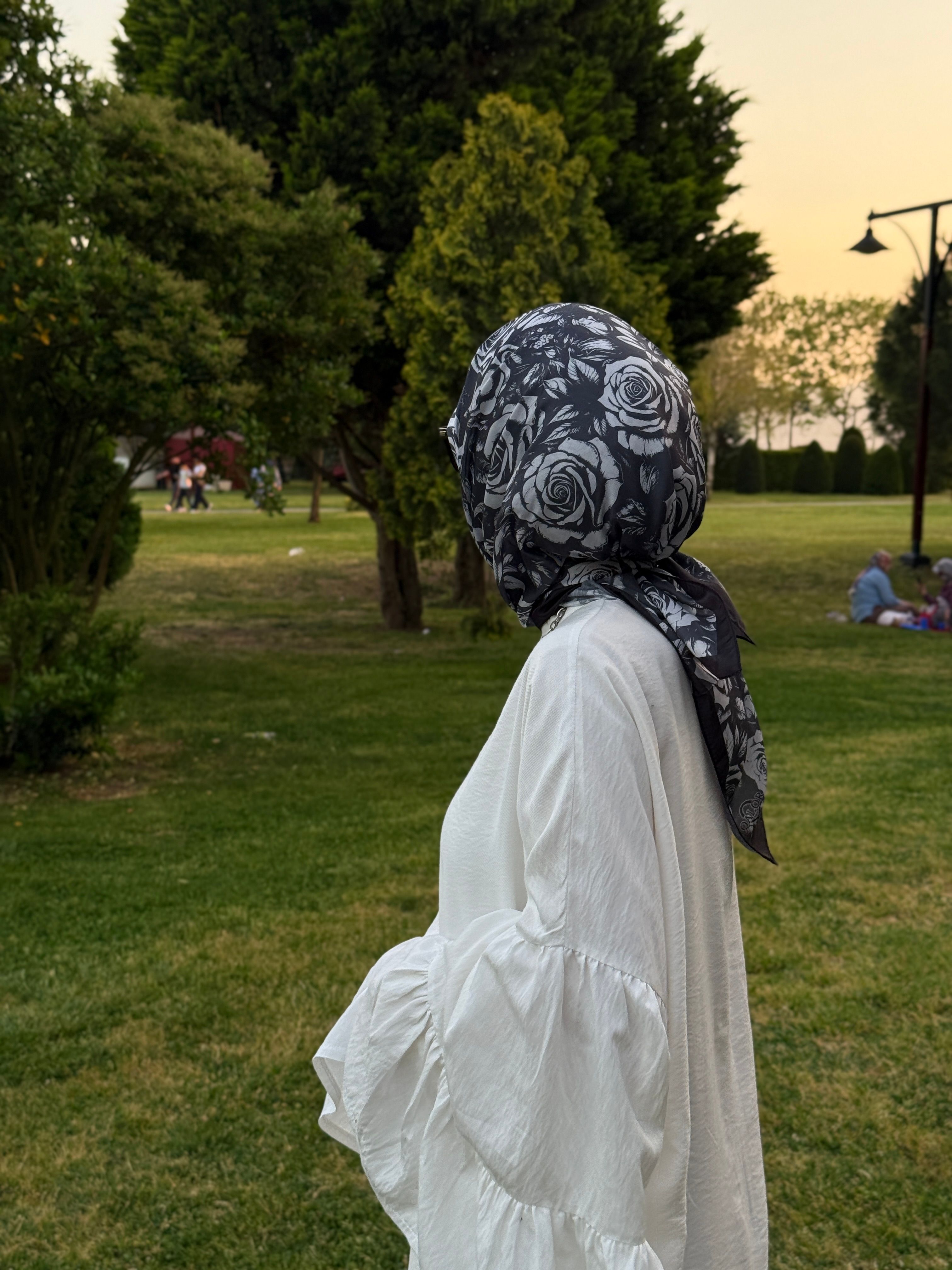 Pamuklu Soft Roza Desen Eşarp-Siyah/Antrasit