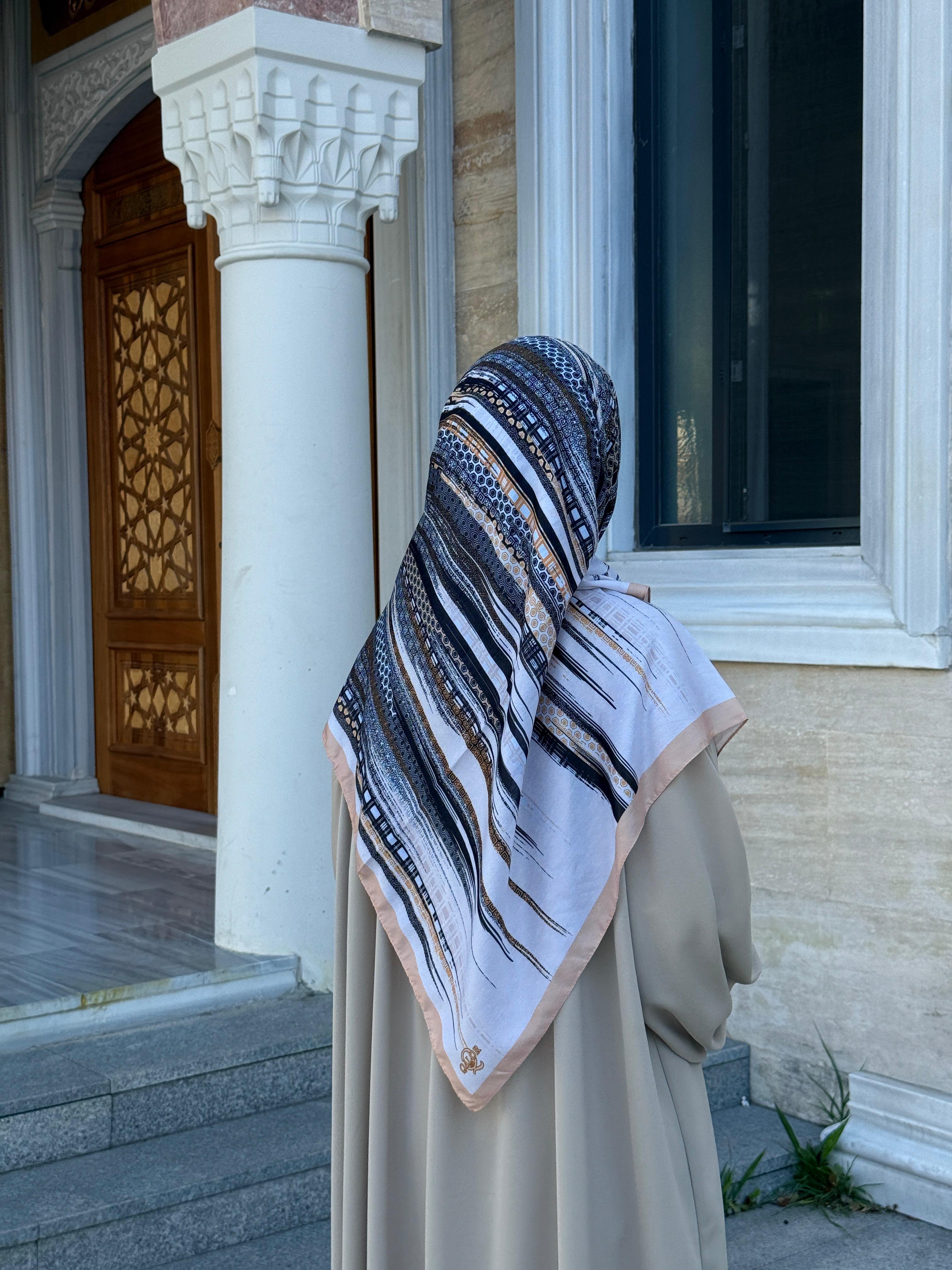 Pamuklu Âlâ Desen Eşarp-Siyah