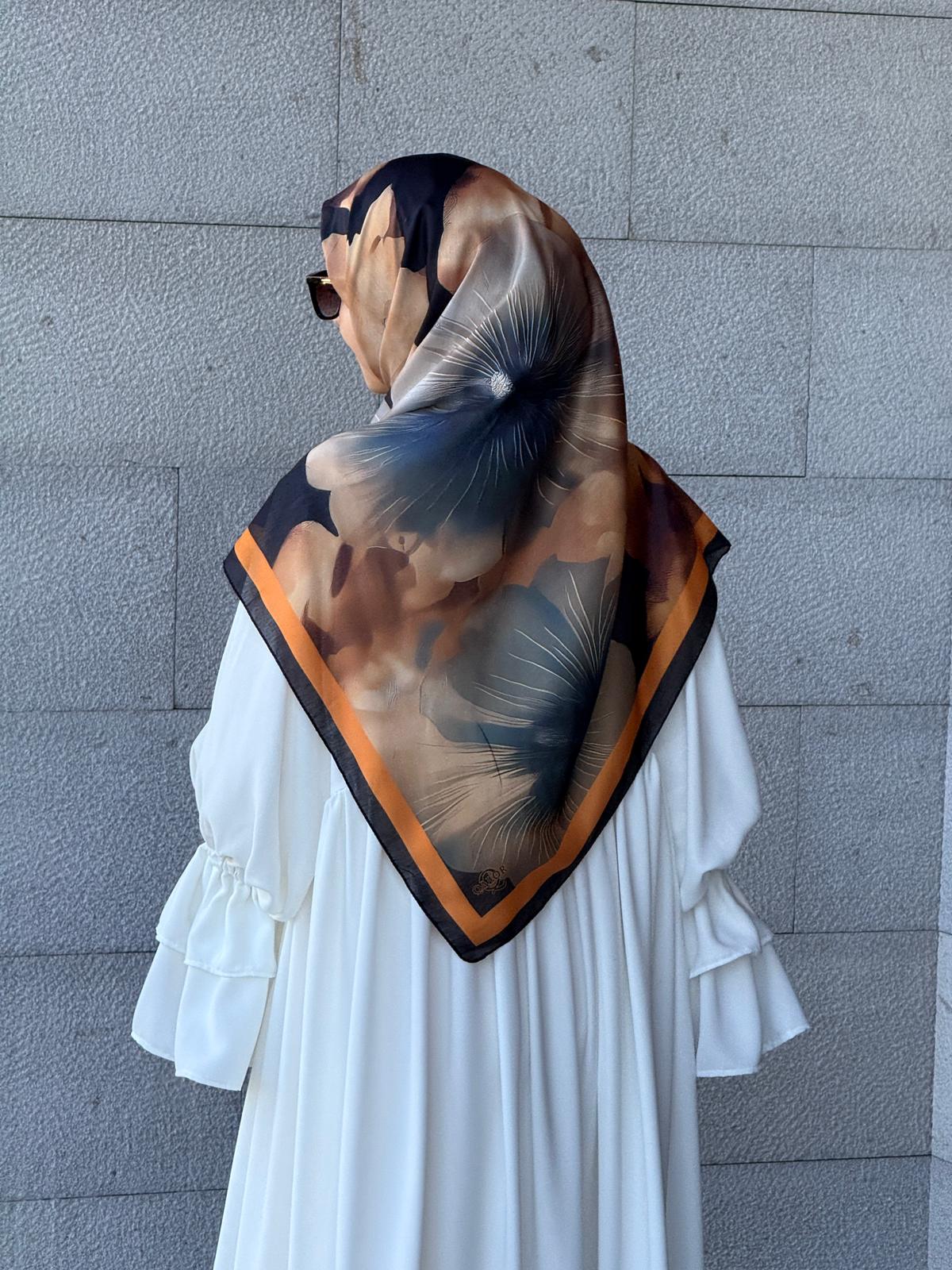 Pamuklu Flora Desen Eşarp-Siyah/Gold