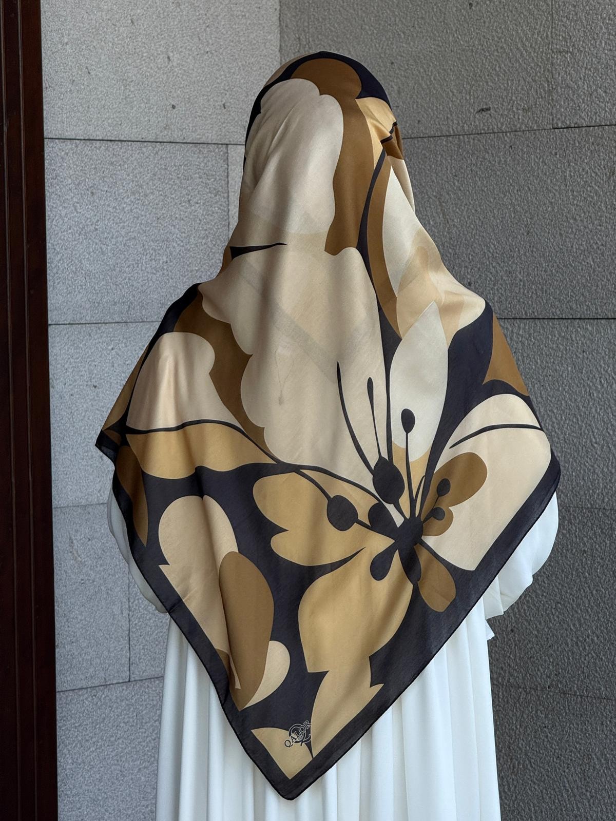 Pamuklu Vera Desen Eşarp-Siyah/Gold