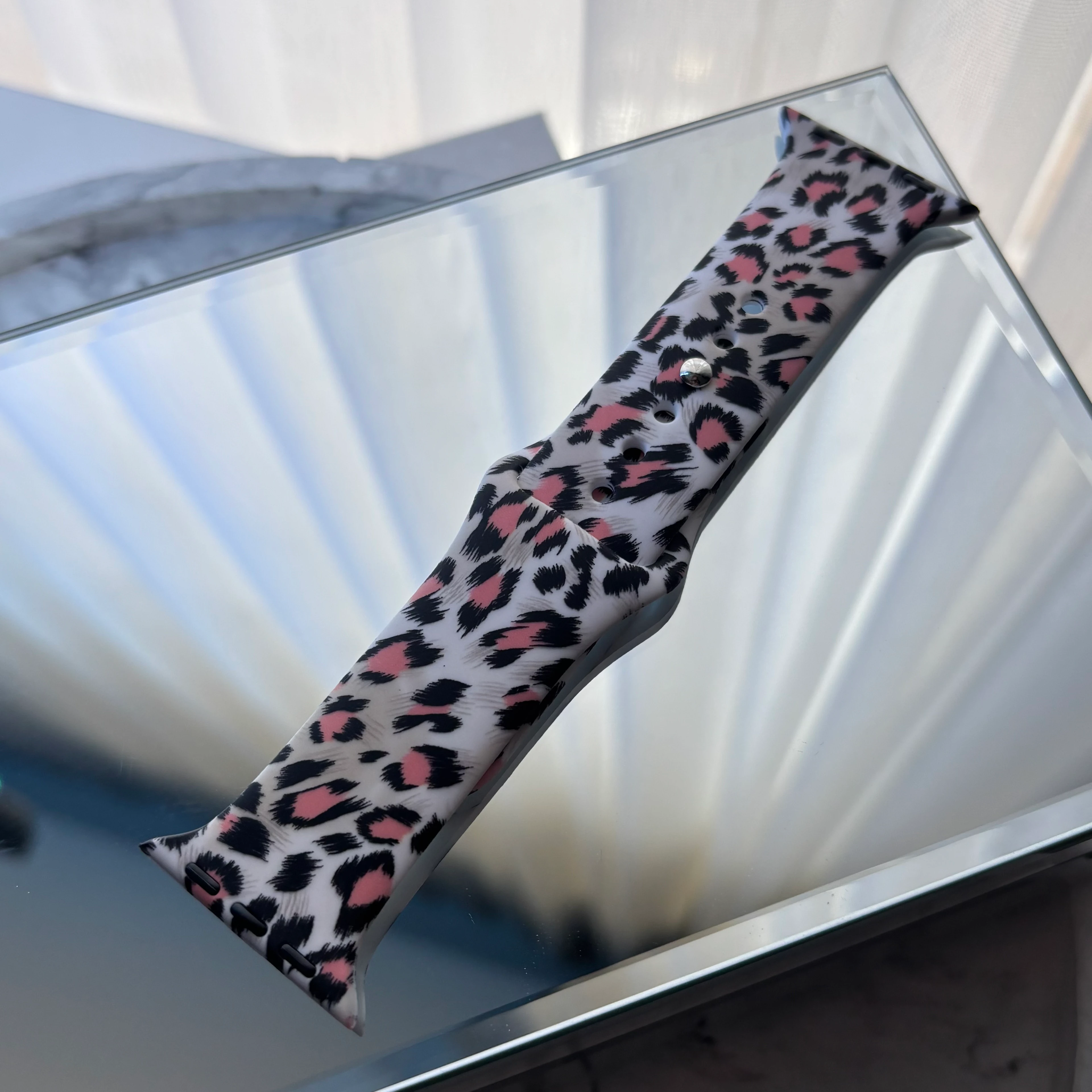 Apple Uyumlu Leopar Desen Silikon Kordon