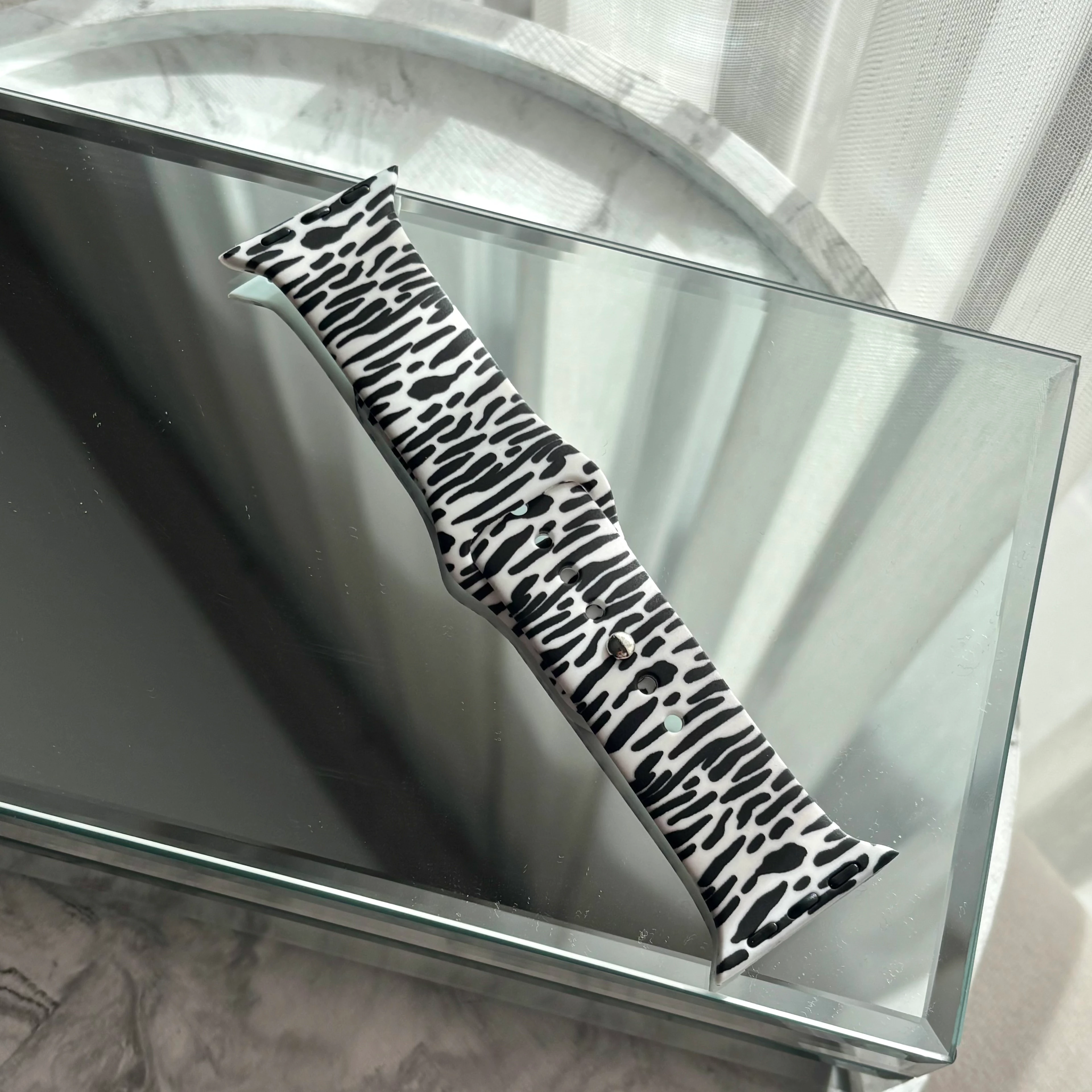 Apple Uyumlu Leopar Desen Silikon Kordon