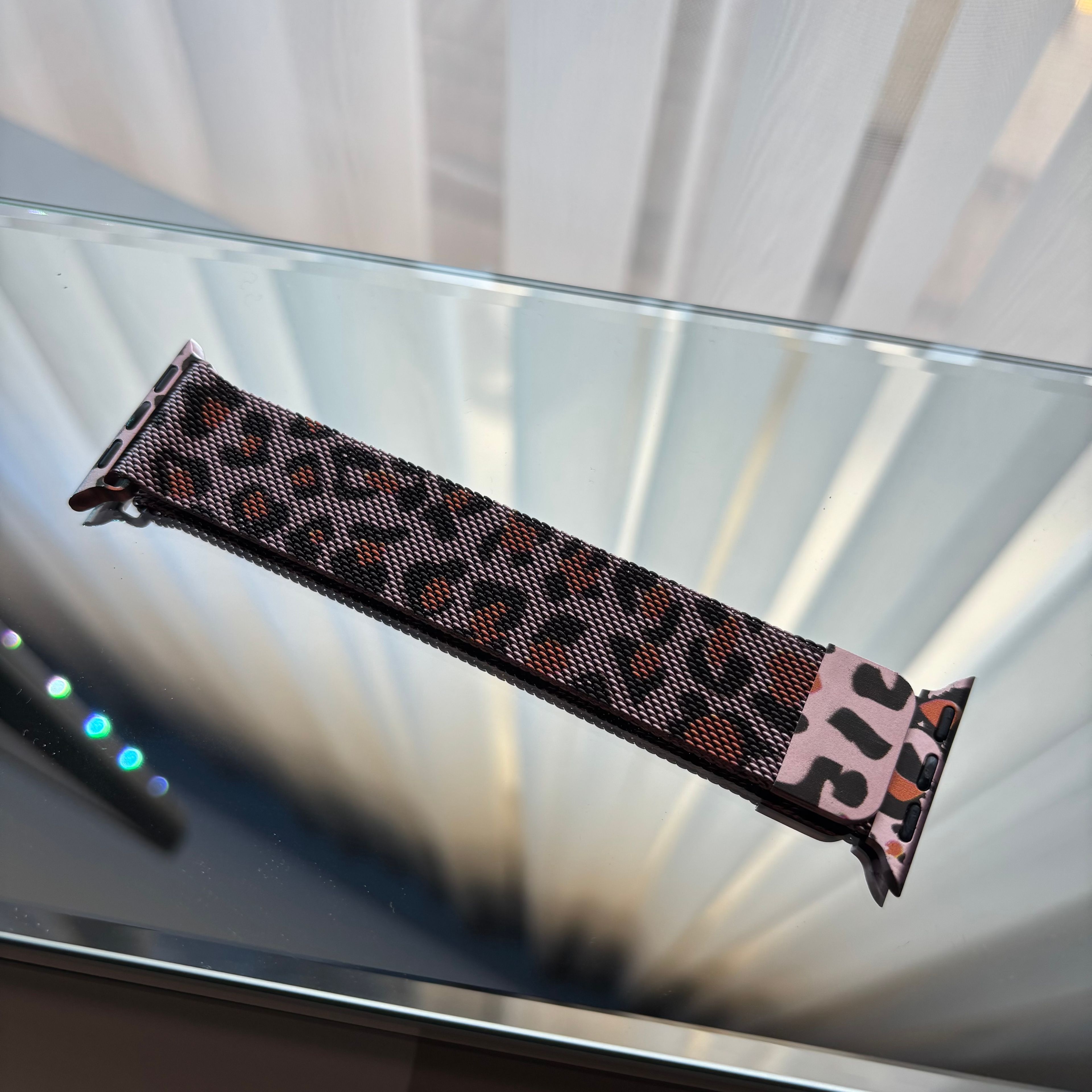Pembe Leopar