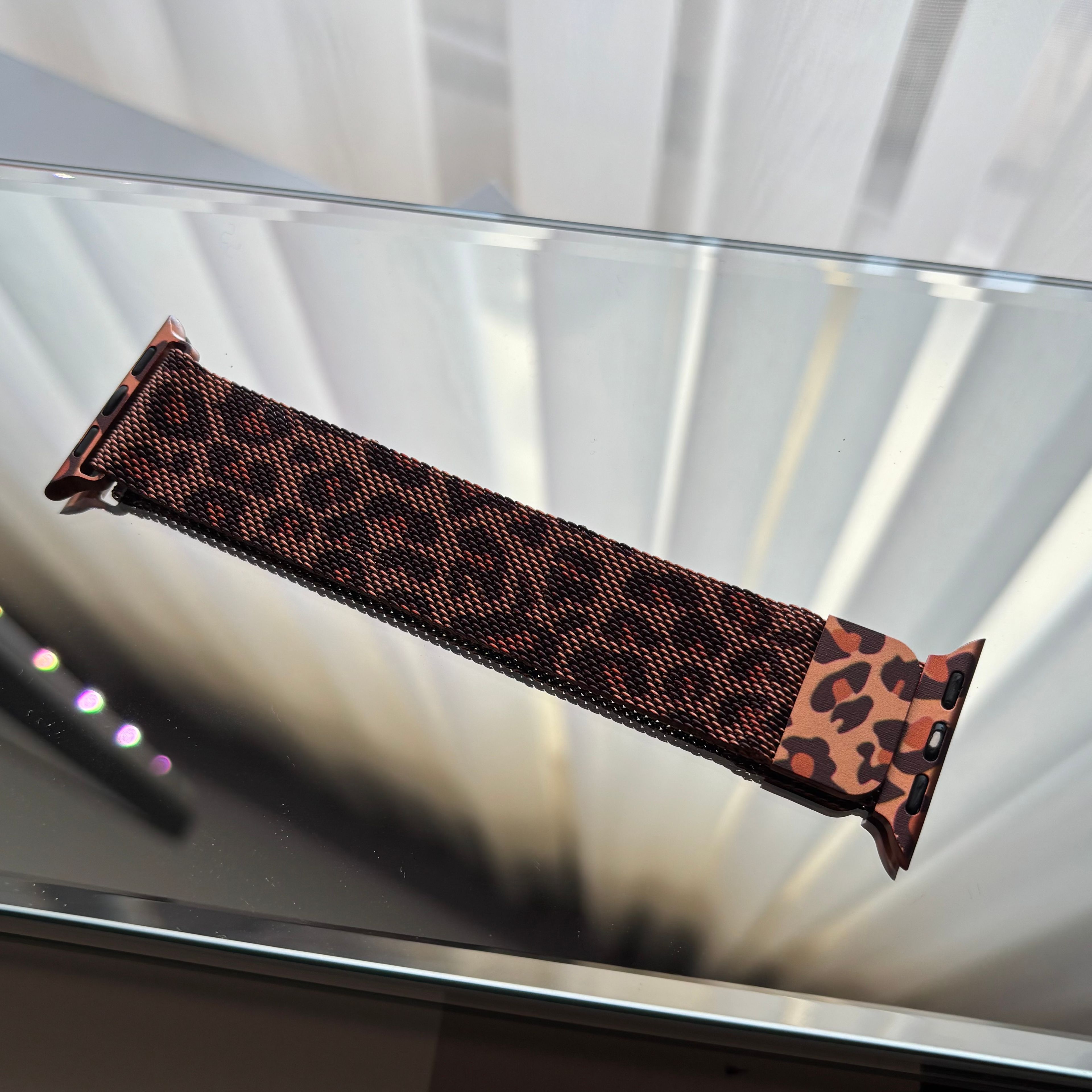 Leopar Desen Mıknatıslı Kordon