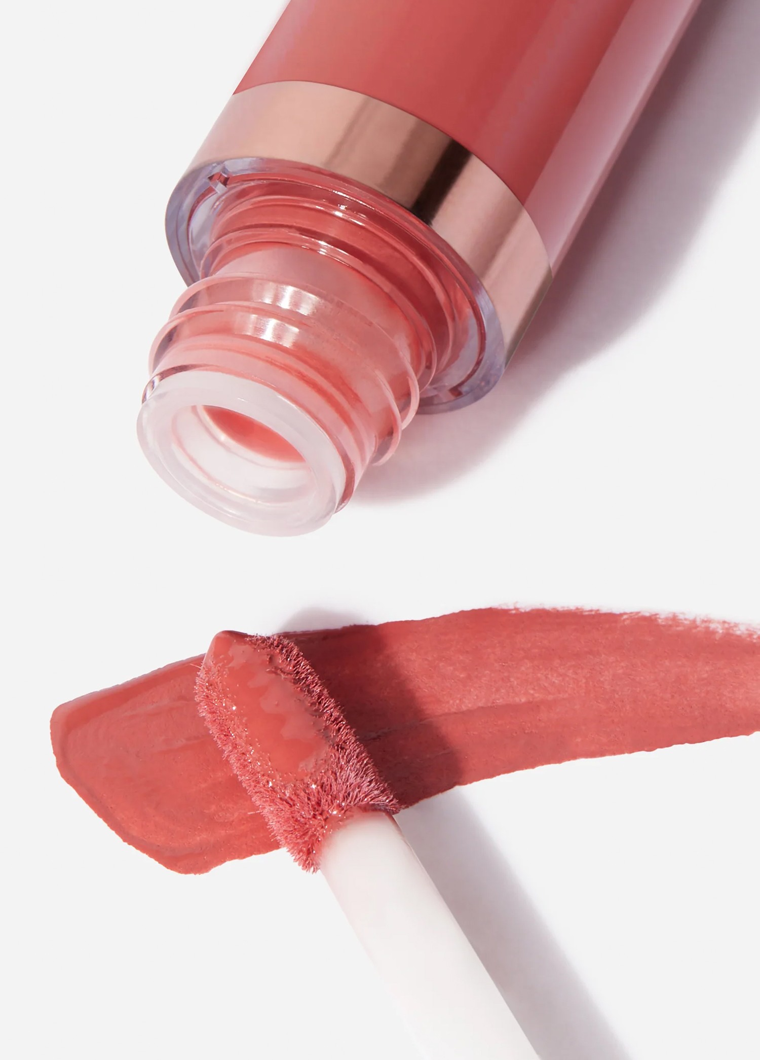 Glossy Temptation Dudak Parlatıcısı 05 Ten Kırmızısı 8 ml