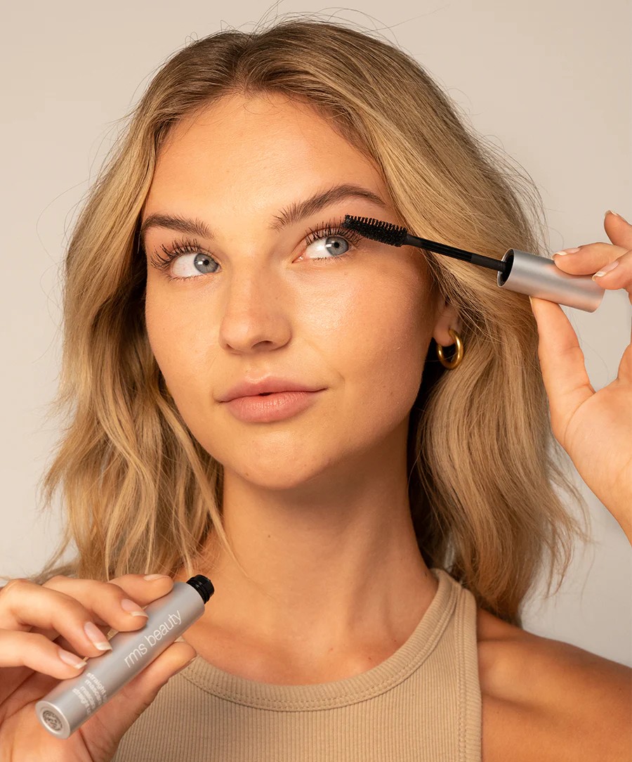 Straight Up™ Volumizing Peptide Mascara 10 ml