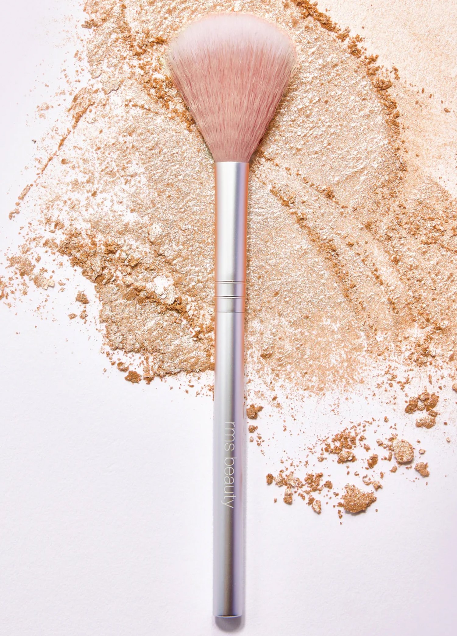 Skin2Skin Classic Fan Brush