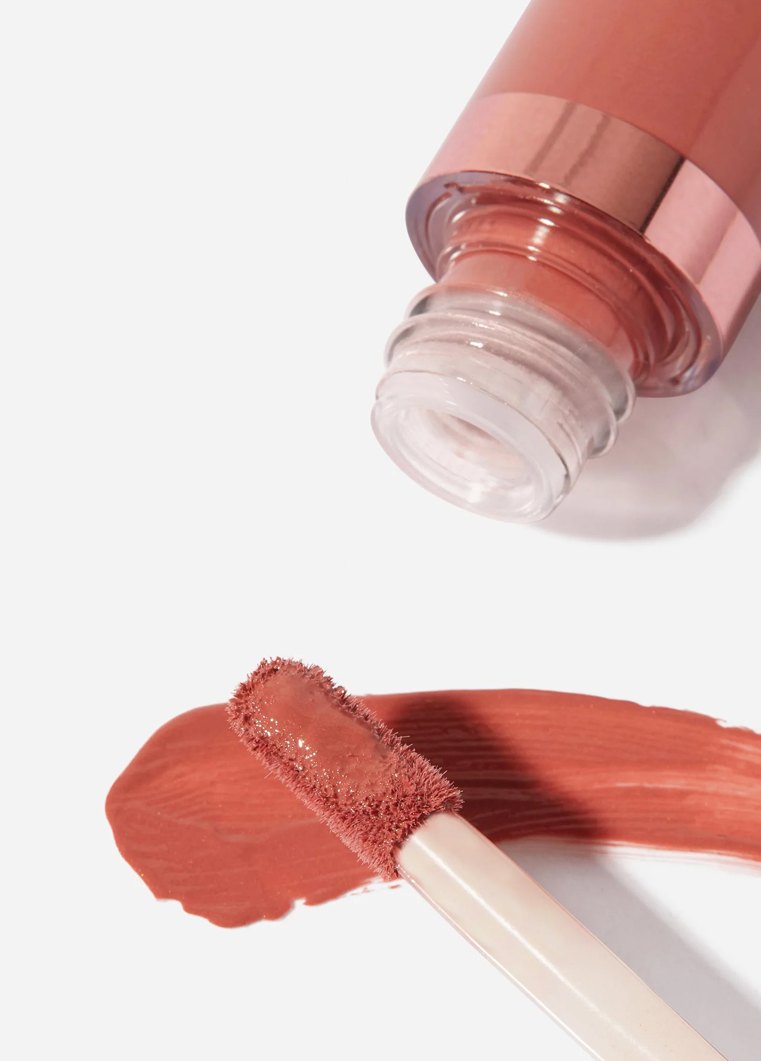 Glossy Temptation Dudak Parlatıcısı 02 Ten Rengi 8 ml