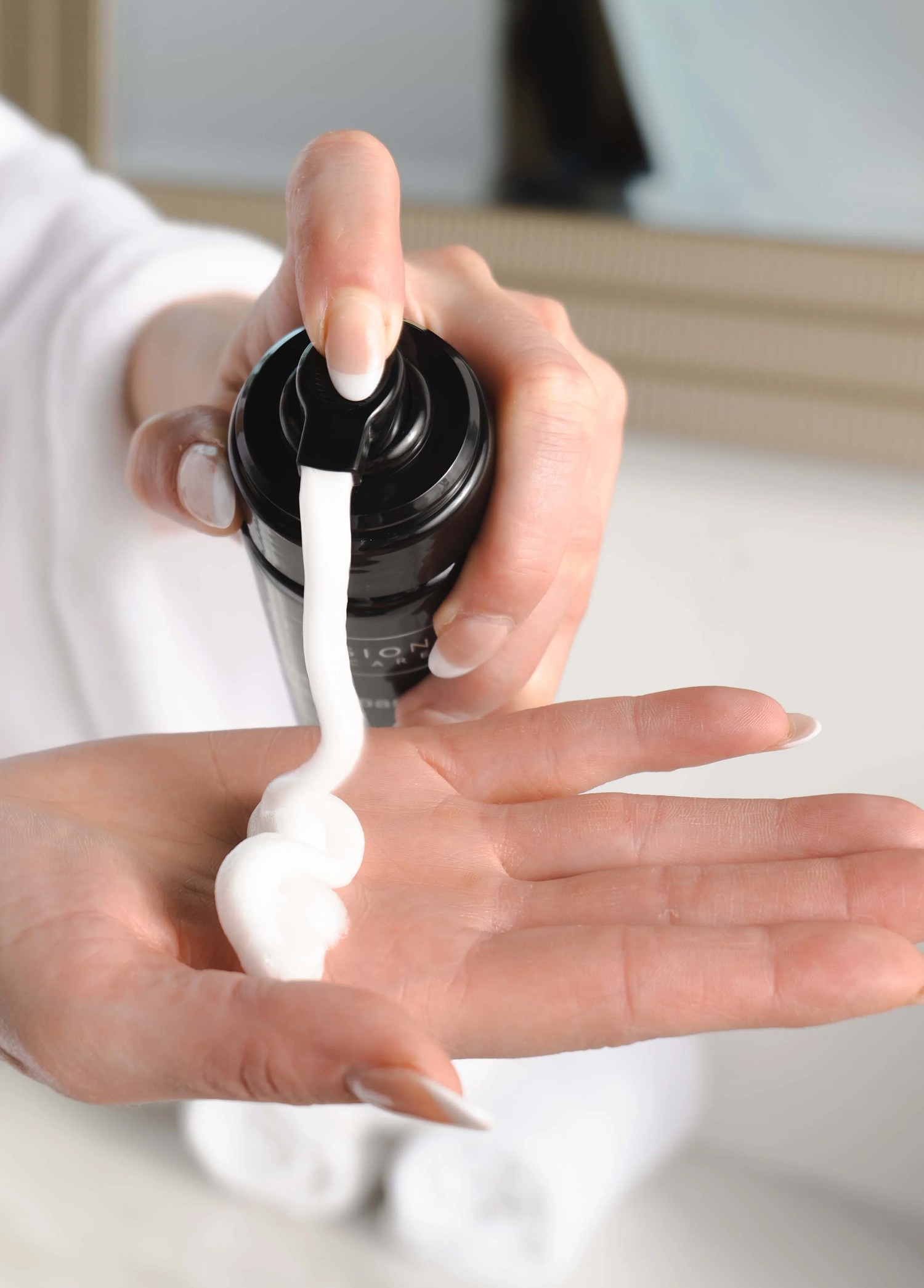 Hassas Ciltler İçin Köpük Temizleyici 150 ml 