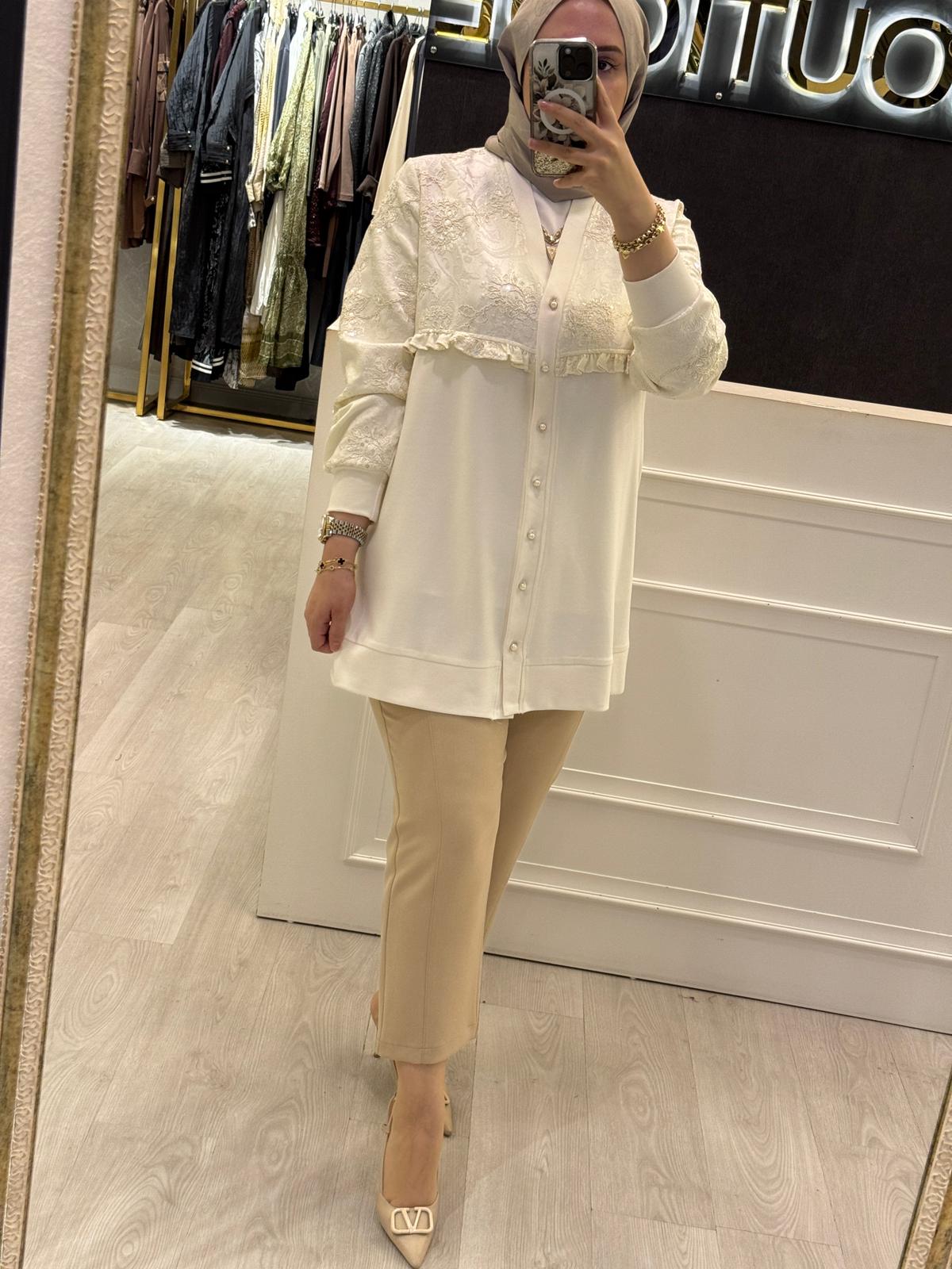 FUAT GÜRSEN Nakış İşlemeli V Yaka Tasarım Kap