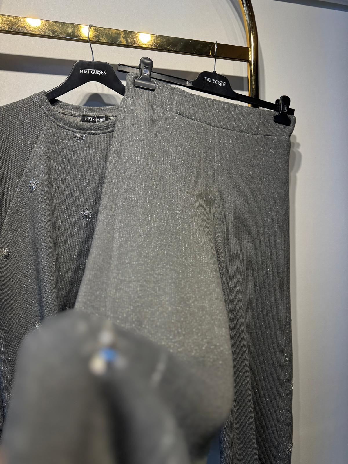 FUAT GÜRSEN Parla İplik İşlemeli Payet Detaylı Rahat Triko Tunik - Pantolon Takım