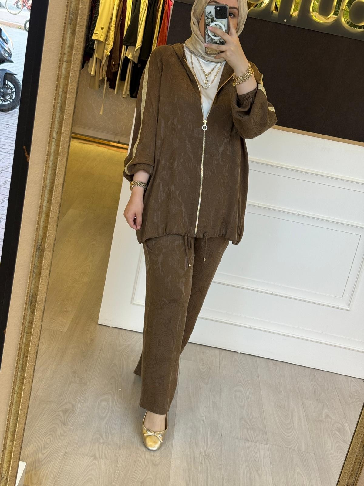 GHİSA Gold Fermuar Şerit Detaylı Desen Kumaş Sweat Pantolon Takım