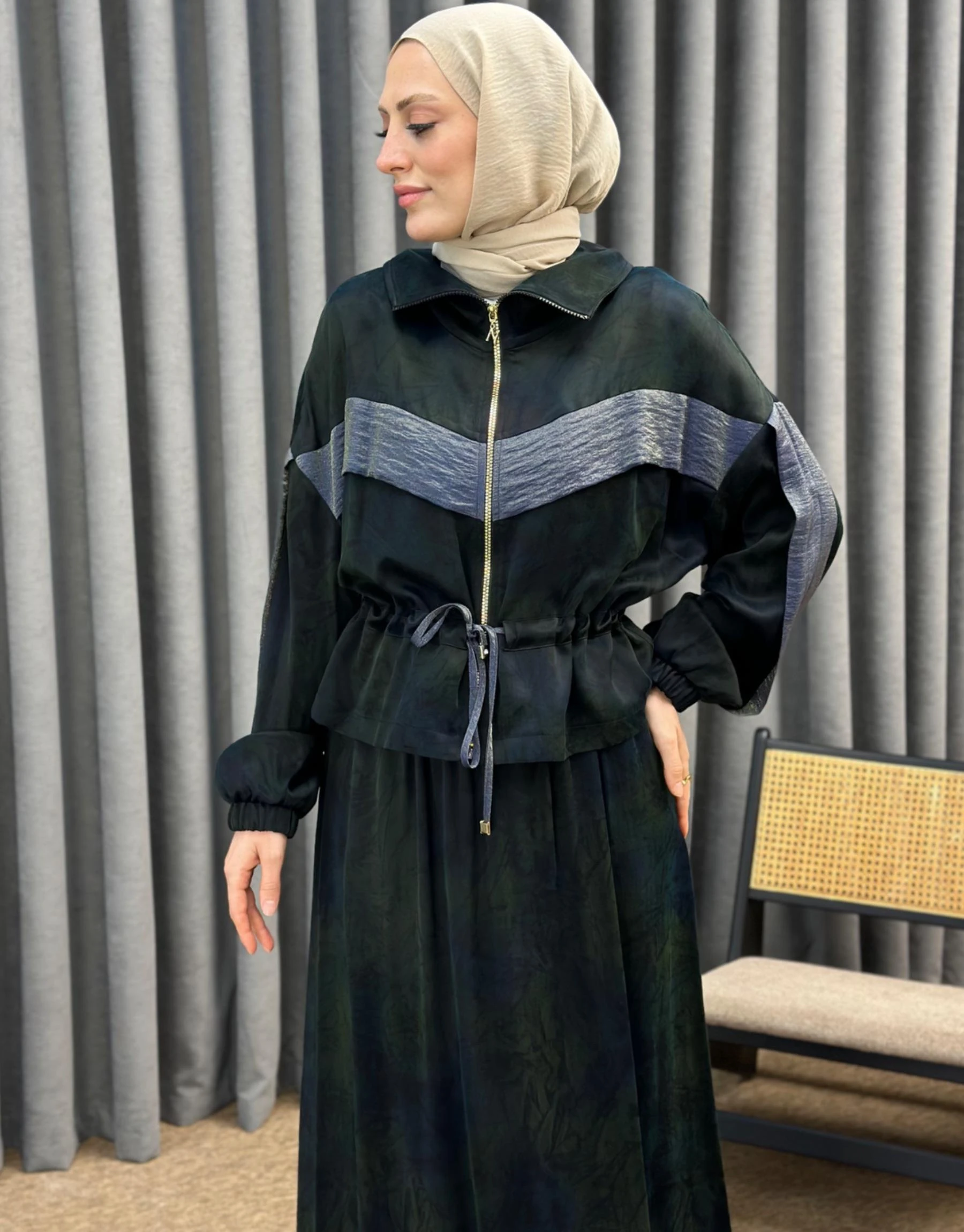 NUSS Florasan Kumaş Detaylı Fermuarlı Tunik Etek Takım