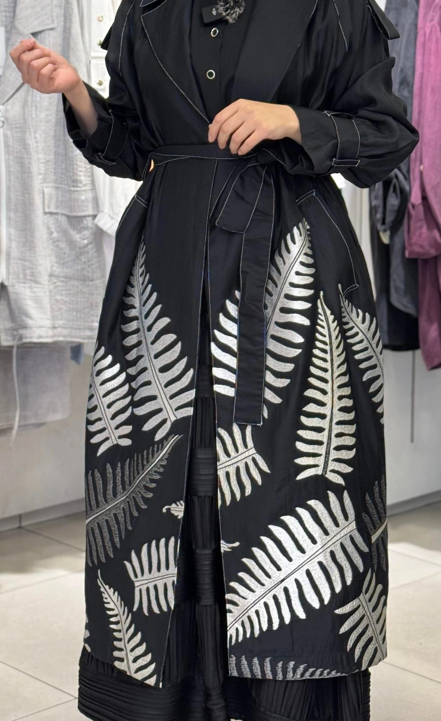 CEREMONY Yaprak Desenli Omuzları Taşlı Apoletli Uzun Trenç