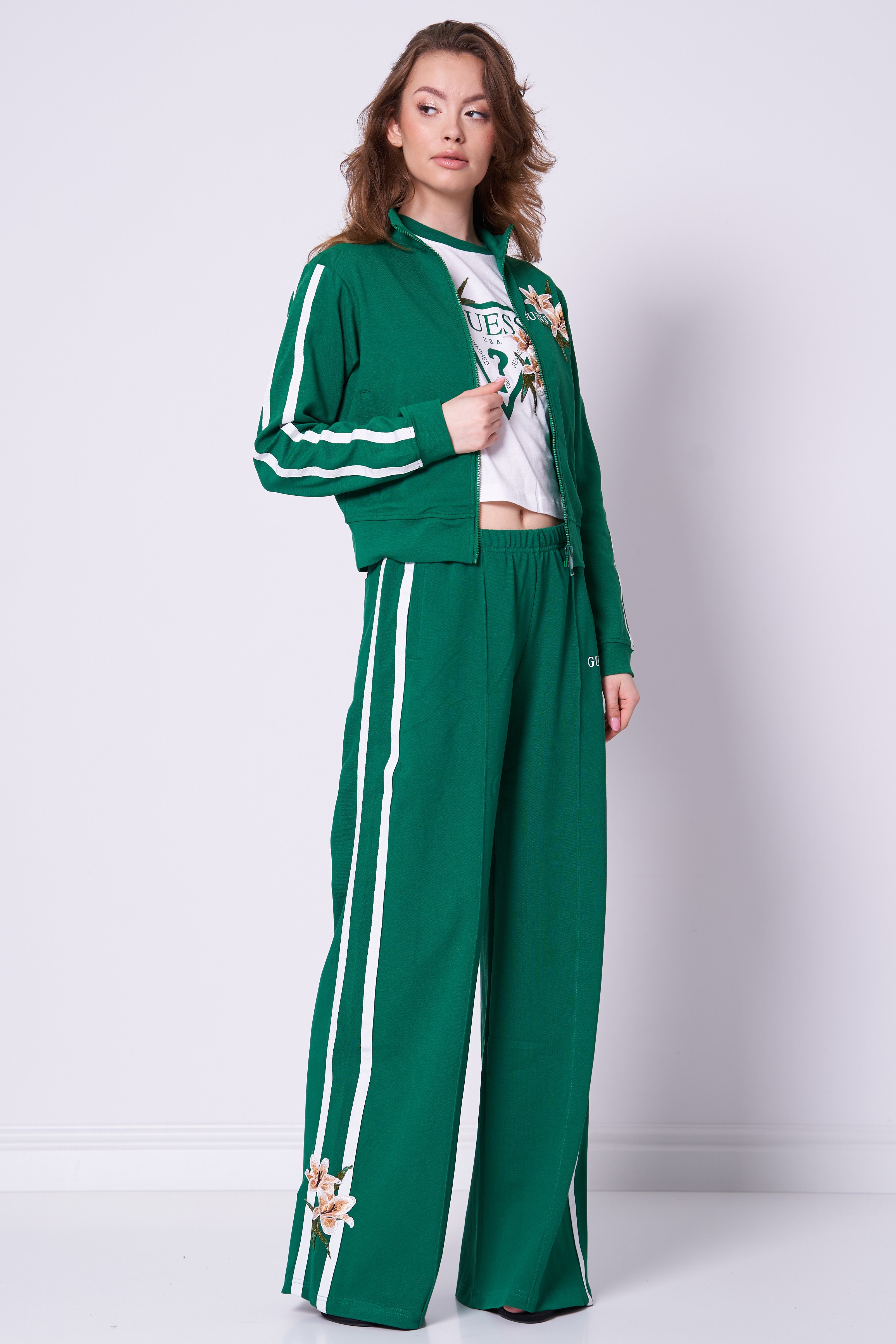 GUESS ÇİÇEK DESENLİ NAKIŞ İŞLEMELİ SWEATSHİRT