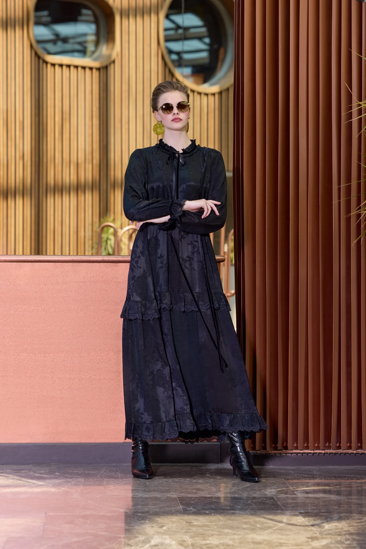 MİSSWHENCE 38805 Arkadan Bağlamalı Nakış ve Güpür İşleme Detaylı İpek Cupra Elbise