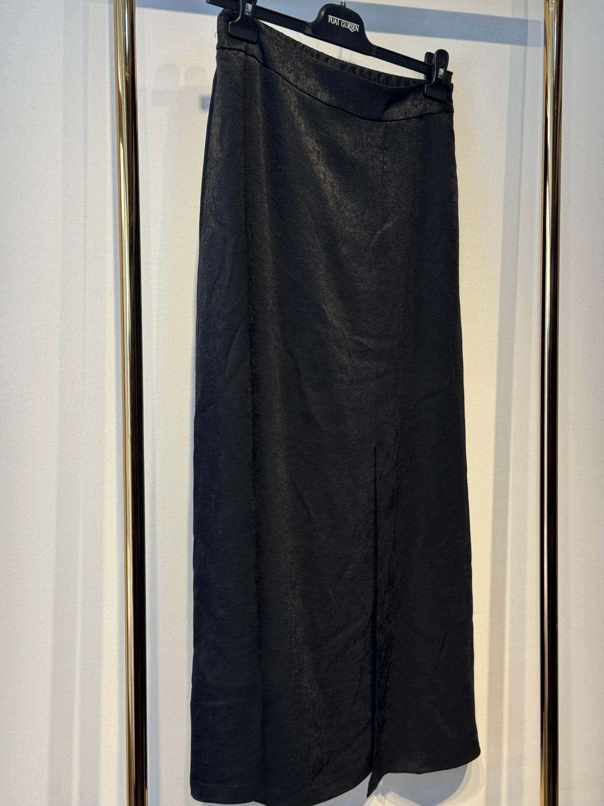 FUAT GÜRSEN Omuz Payet ve Nakış İşlemeli Özel Kumaş Tunik Etek Takım