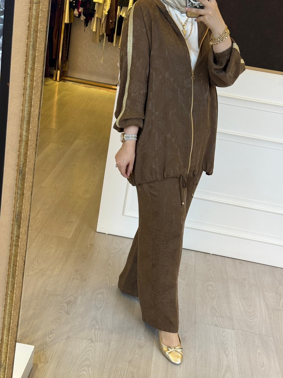 GHİSA Gold Fermuar Şerit Detaylı Desen Kumaş Sweat Pantolon Takım