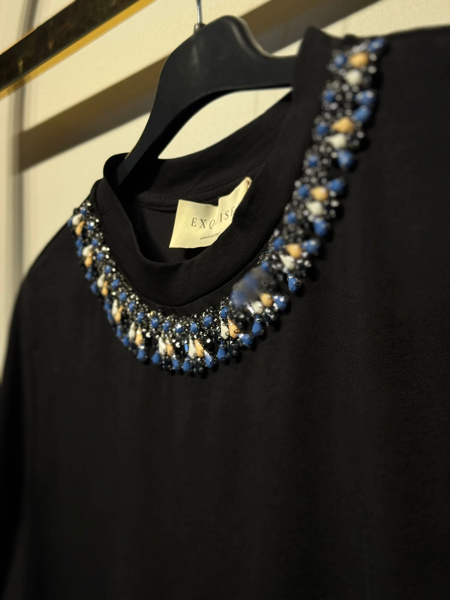 EXQUİSE Boyun Boncuk İşlemeli Madisen Ö. Tshirt