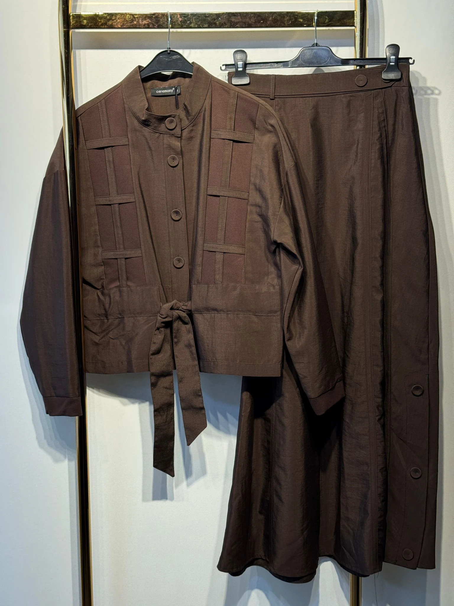 CEREMONY Ceketi Kafes Detaylı Eteğinin Yanları Düğme Detaylı Takım