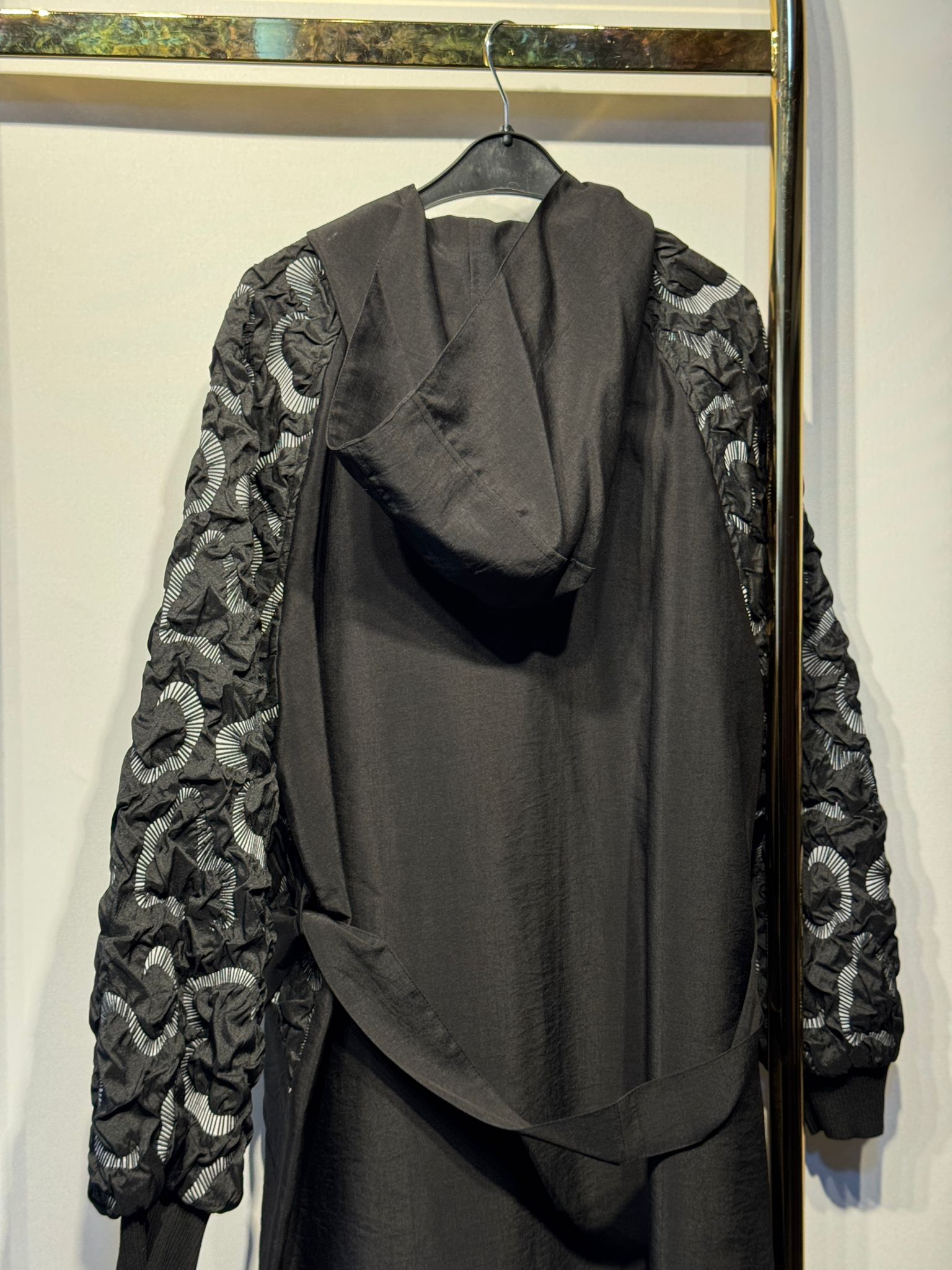 CEREMONY Önü Kapitone Garnili Kapşonlu Önden Fermuarlı Trençkot