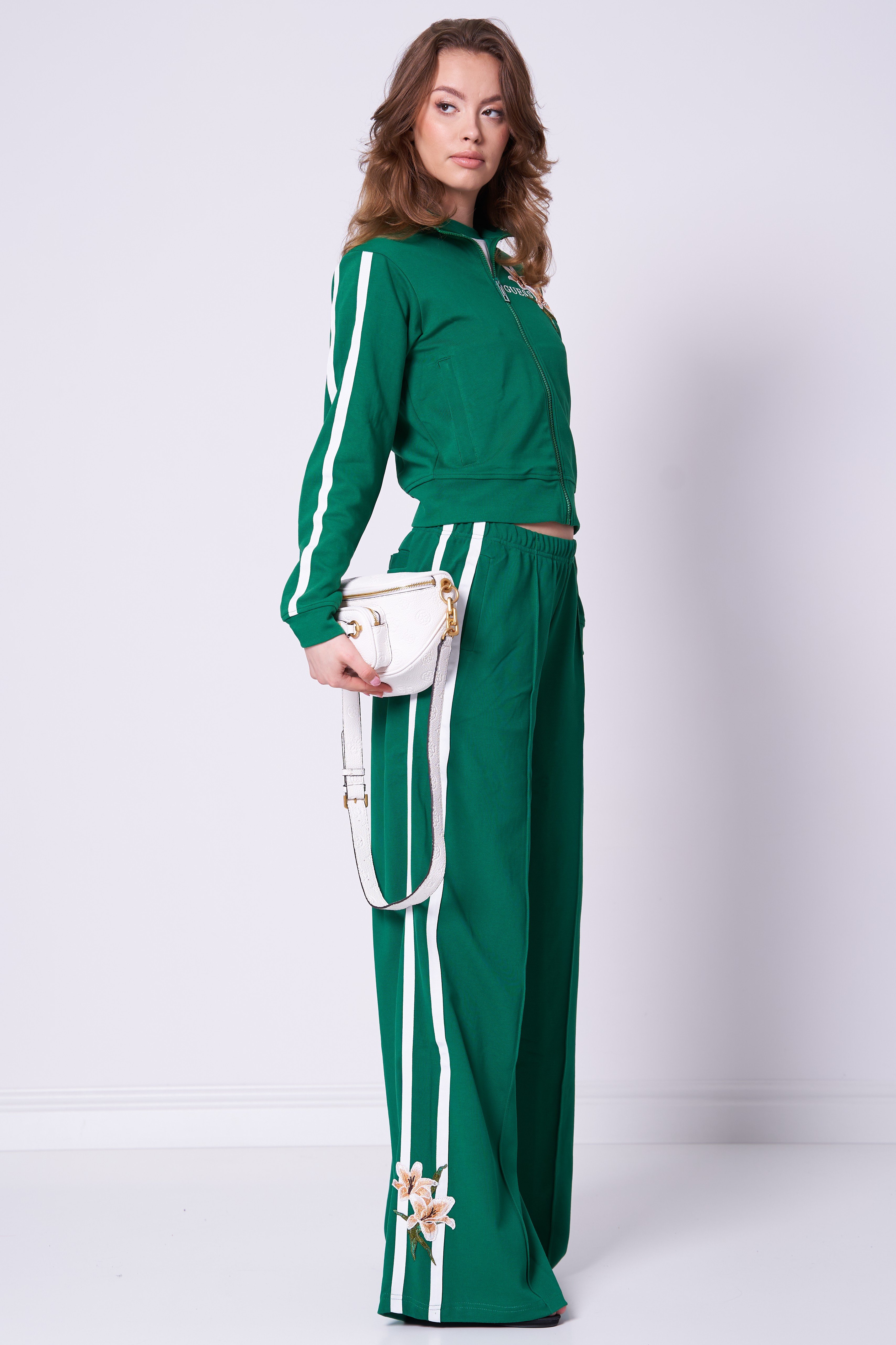 GUESS ÇİÇEK DESENLİ NAKIŞ İŞLEMELİ SWEATSHİRT