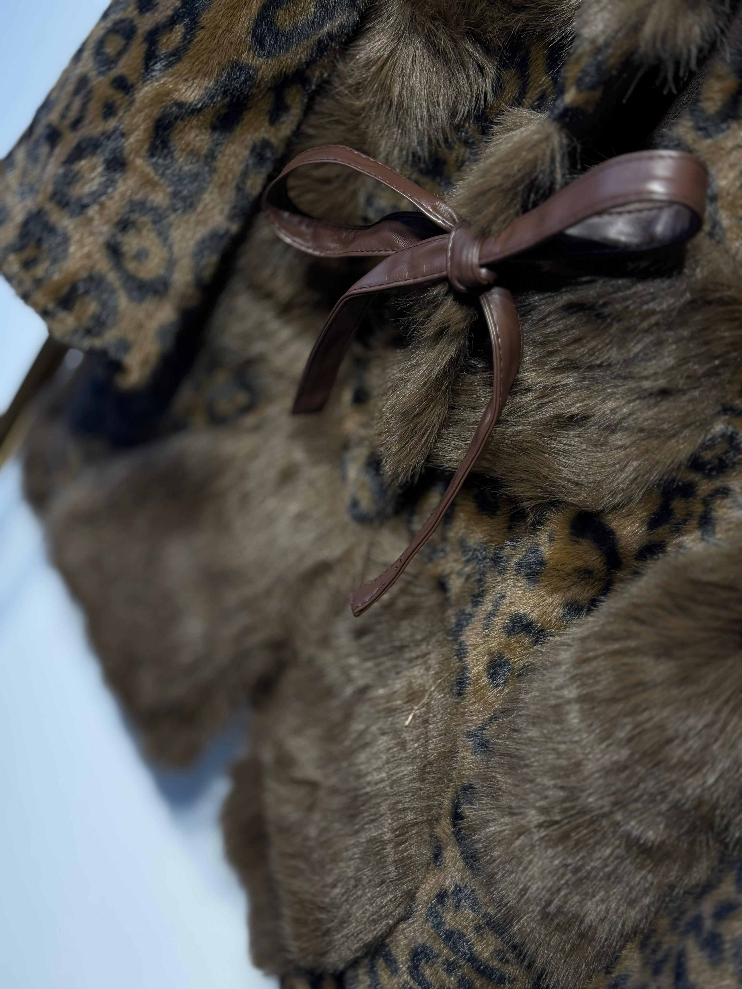 GHİSA Deri Bağlama Detaylı Leopar Desenli Kürk Kaban