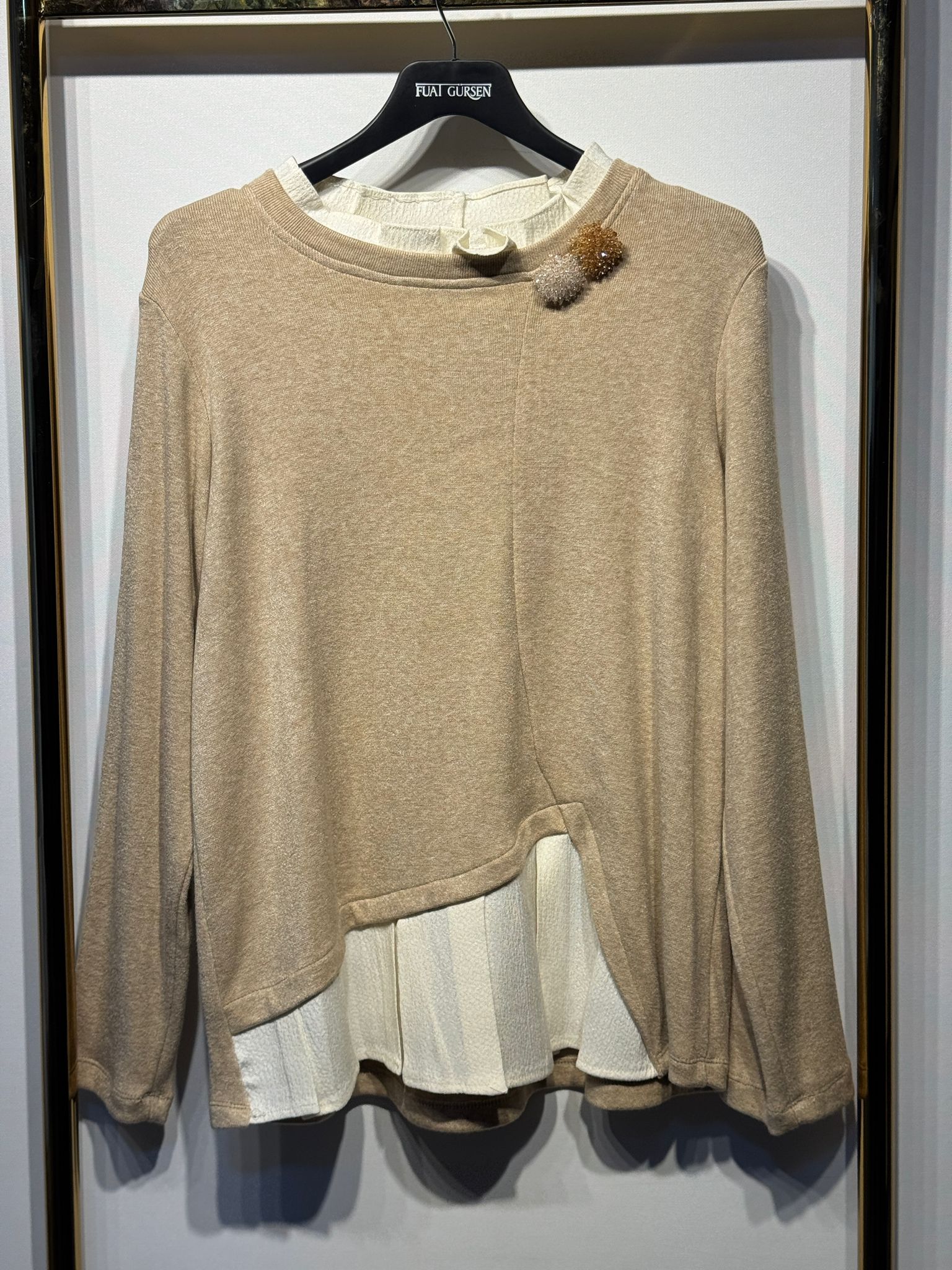 FUAT GÜRSEN Boyun Bronş Detaylı Yaka Tasarımlı Triko Tunik