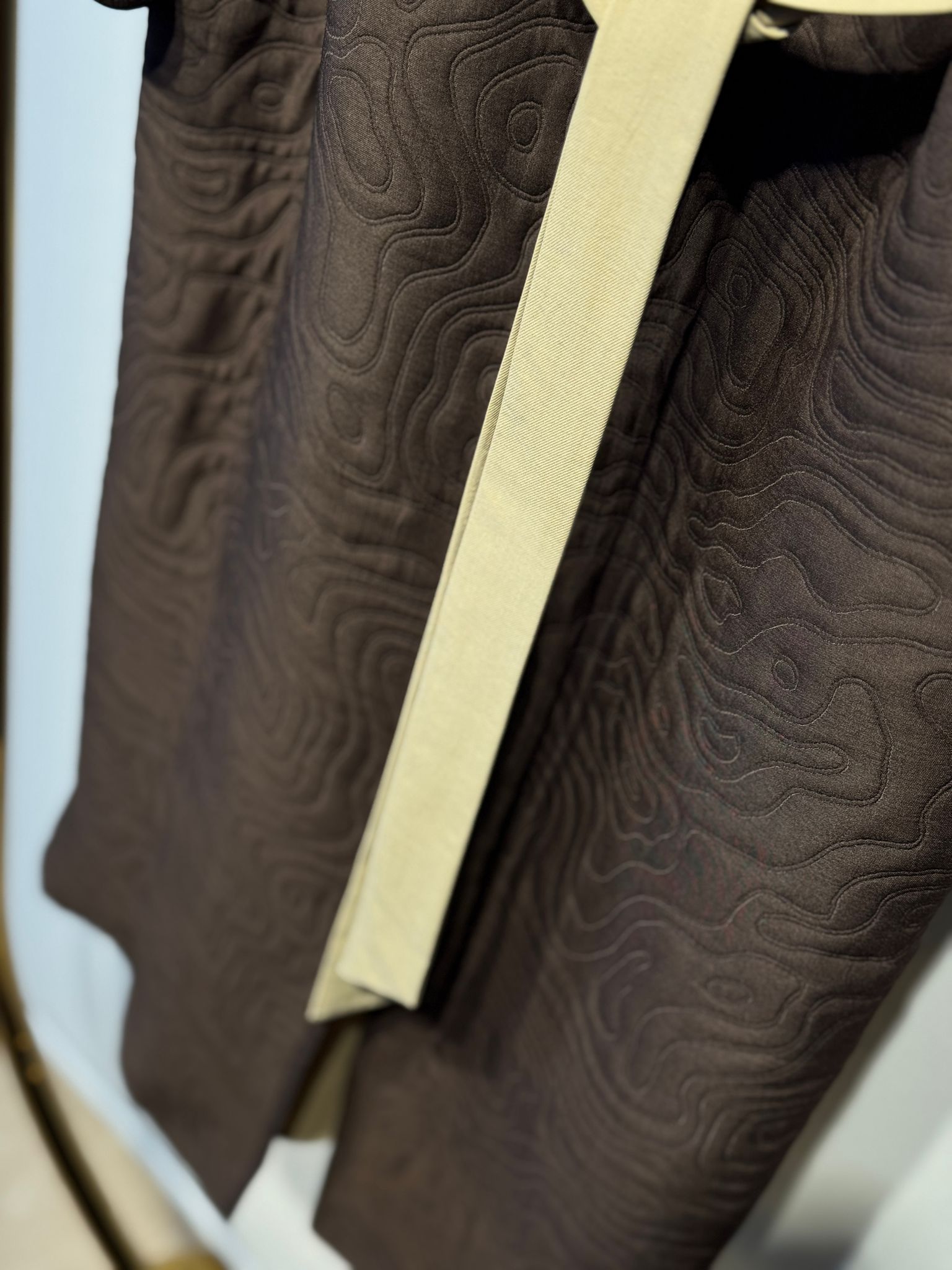 FUAT GÜRSEN Belden Bağlamalı Bronş Hediyeli Çift Ton Tasarım Uzun Kap