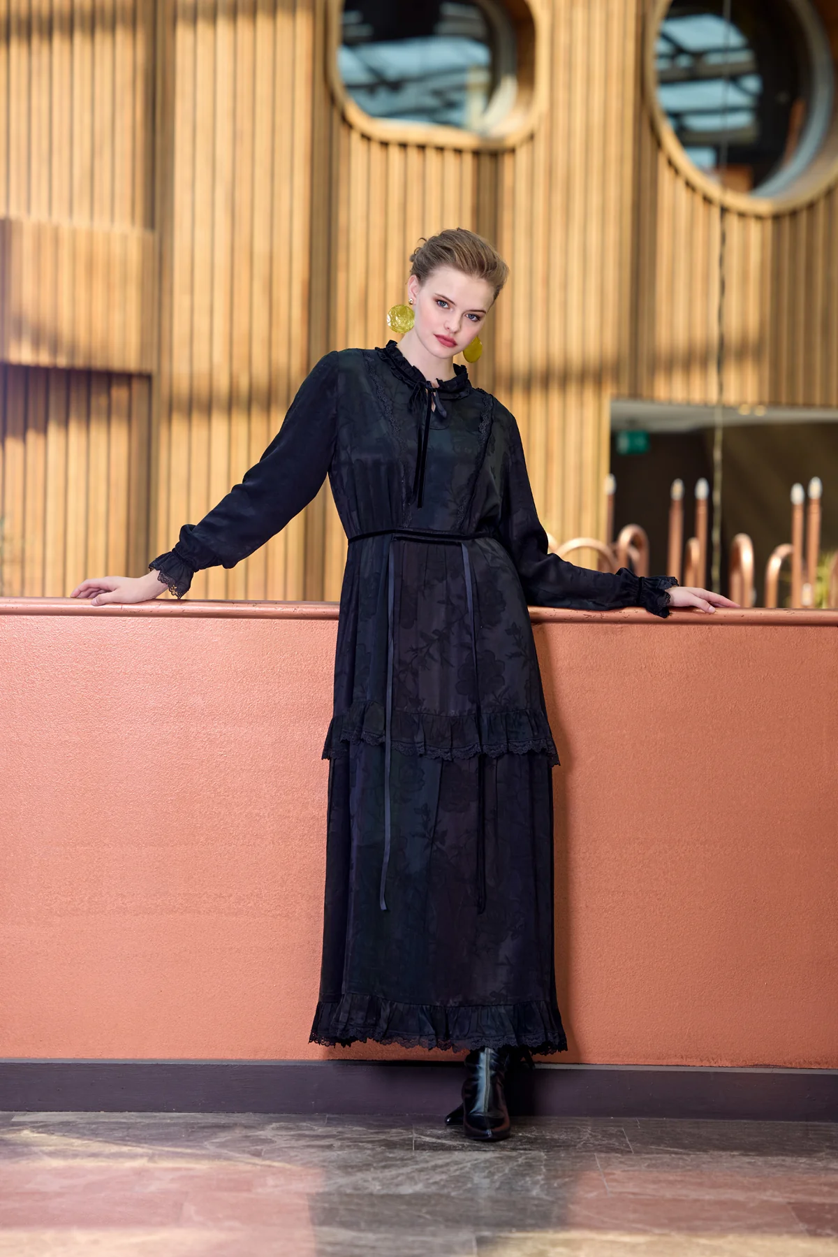 MİSSWHENCE 38805 Arkadan Bağlamalı Nakış ve Güpür İşleme Detaylı İpek Cupra Elbise