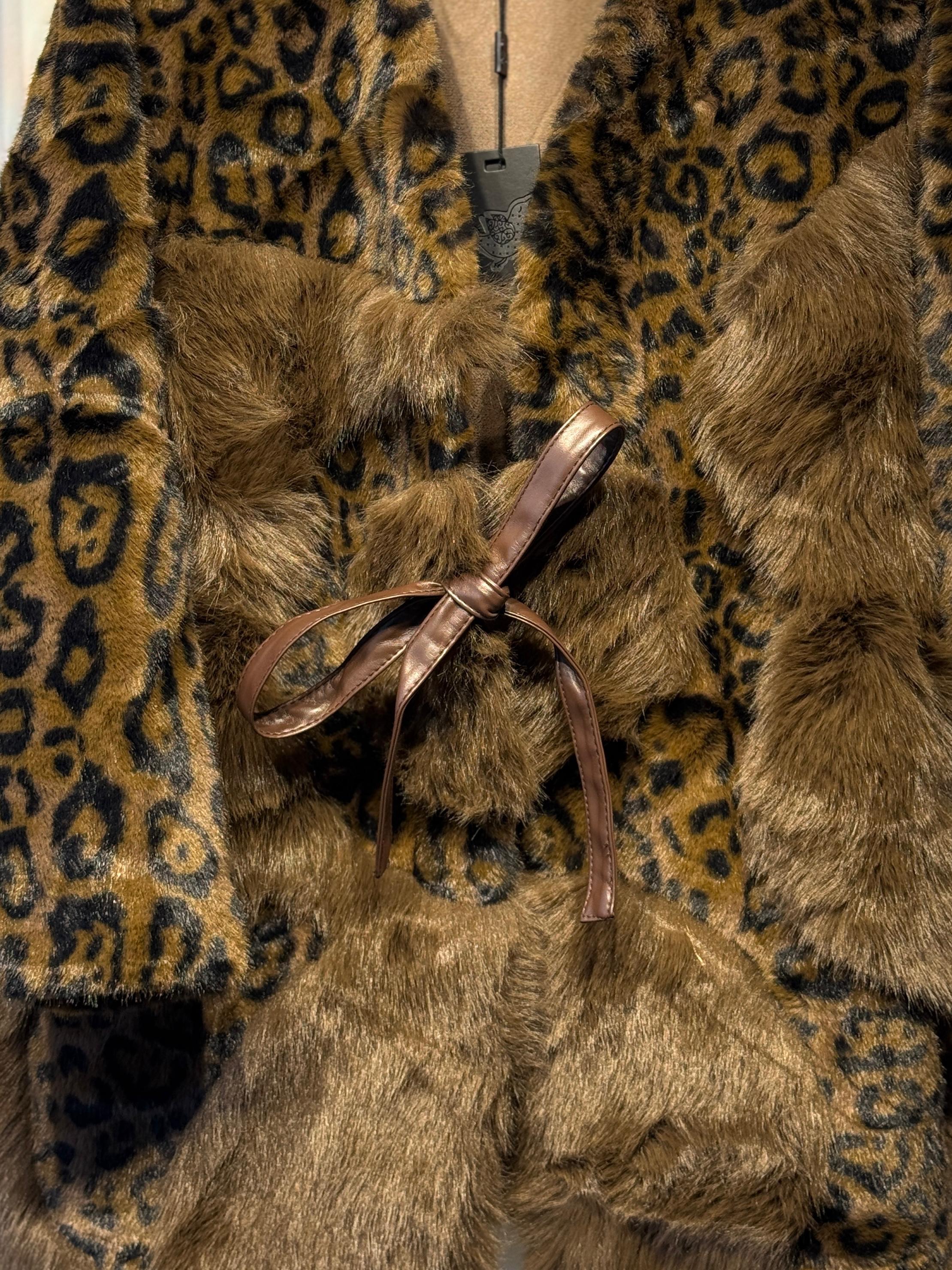 GHİSA Deri Bağlama Detaylı Leopar Desenli Kürk Kaban