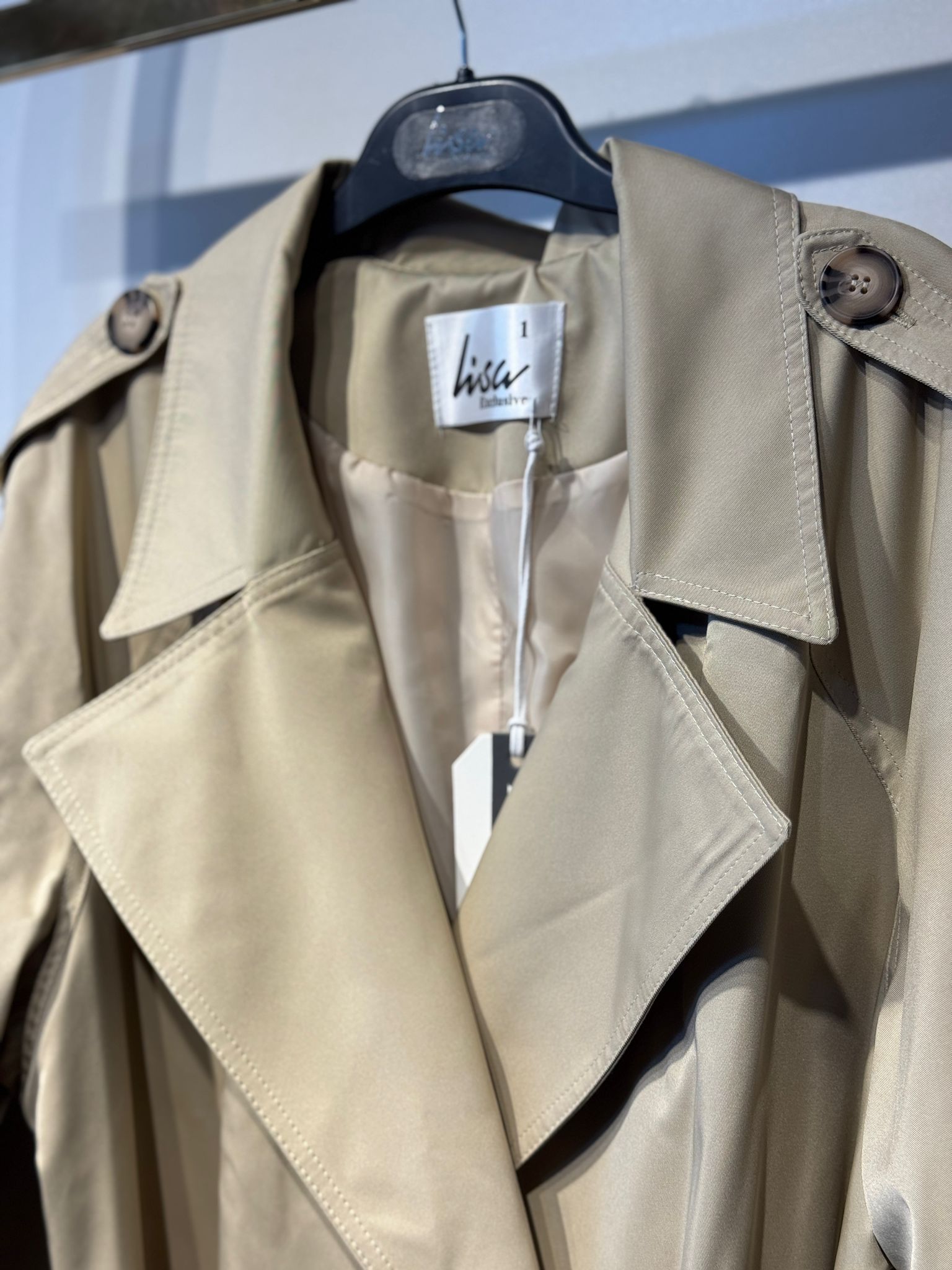 LİSA EXCLUSİVE Kemik Detaylı Uzun Tasarım Trenç