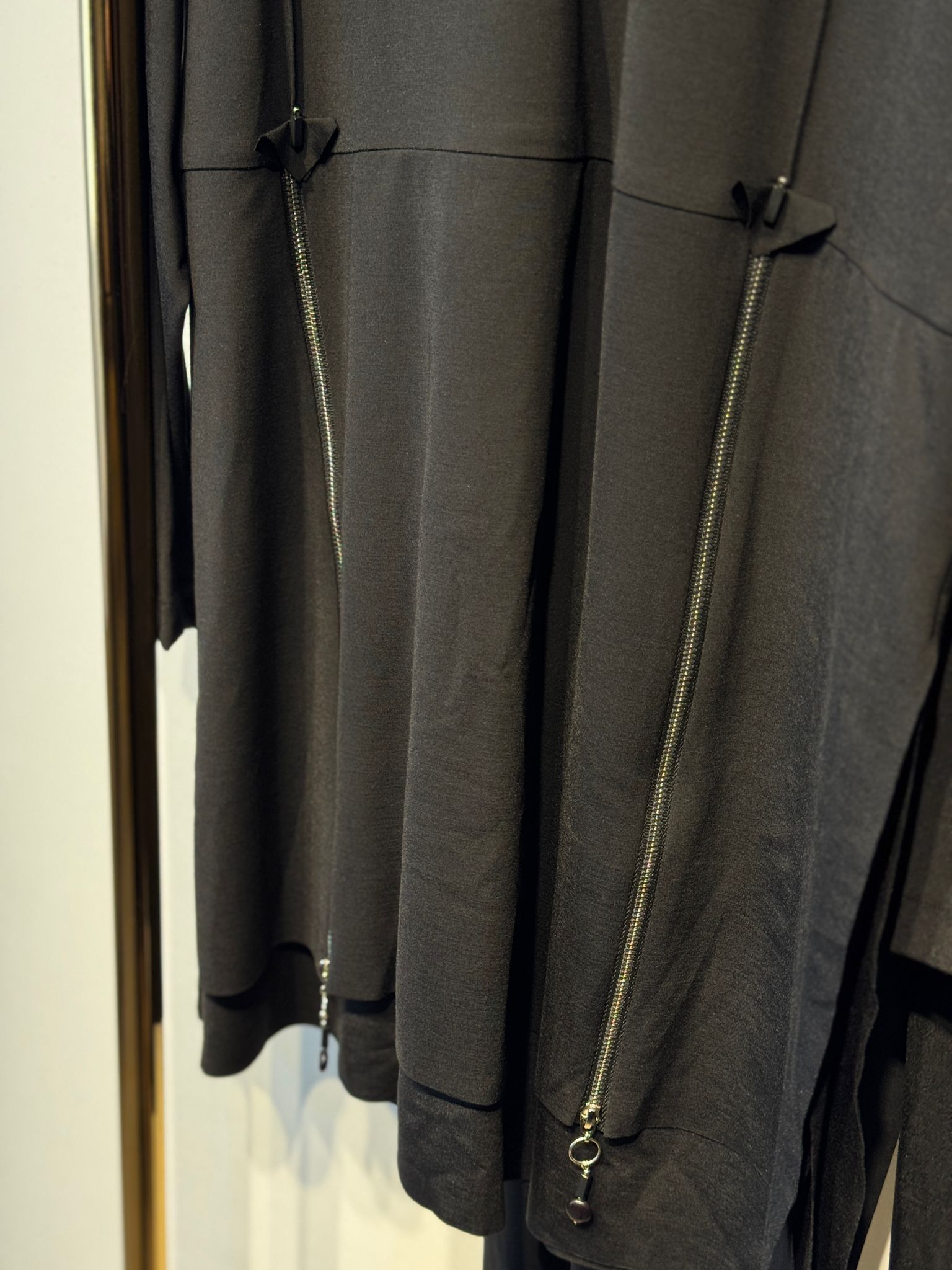 CEREMONY Önden Çift Fermuarlı Kapşonlu Pantolonlu Takım