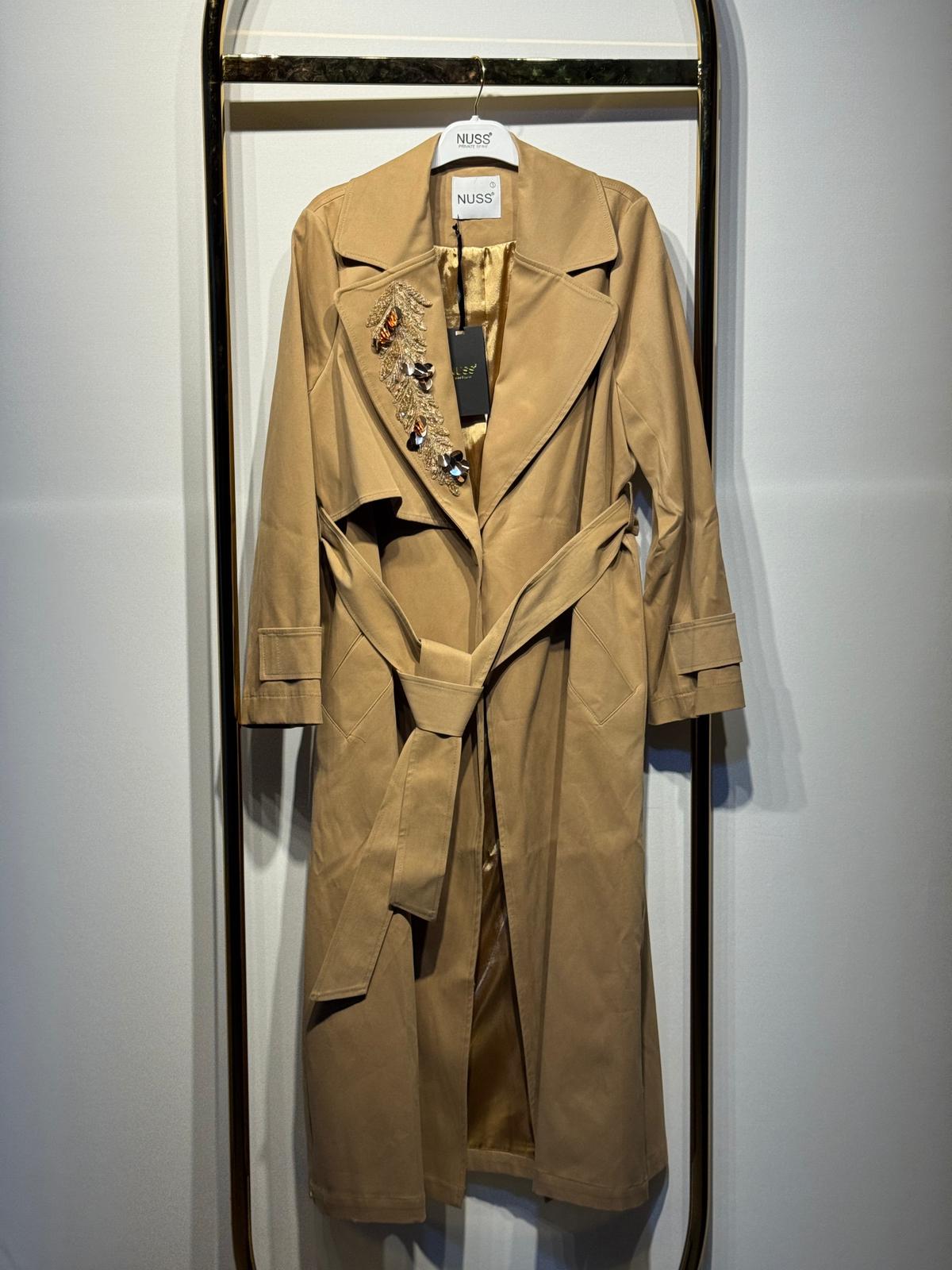 NUSS Yaka Taş ve Payet İşlemeli Trenç