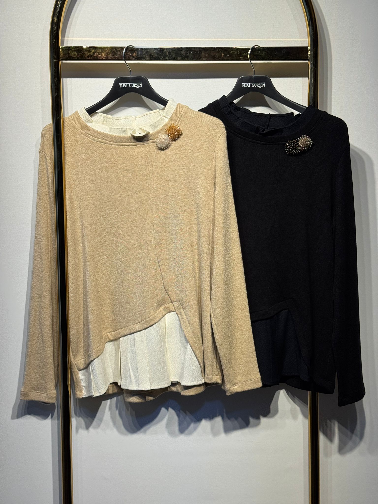 FUAT GÜRSEN Boyun Bronş Detaylı Yaka Tasarımlı Triko Tunik