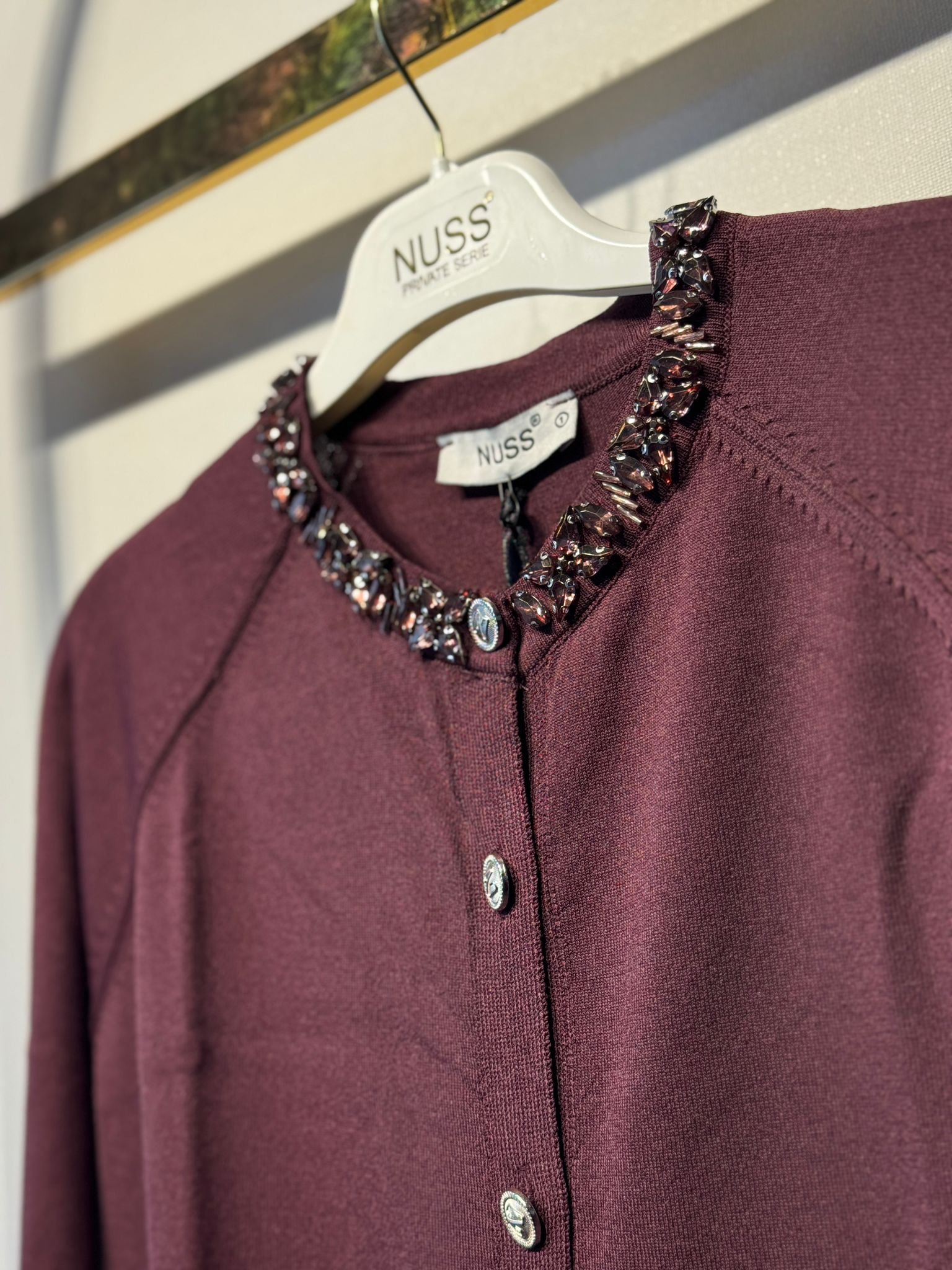 NUSS Boyun Taş Detaylı Önden Düğmeli Merserize Hırka