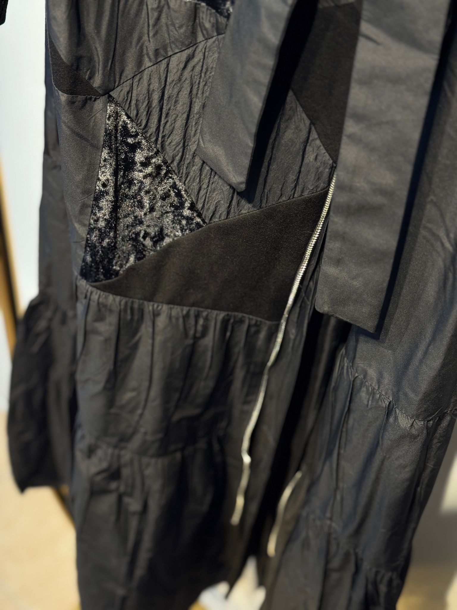 MİSSWHENCE 38813 Belden Bağlamalı Tasarım Uzun Tafta Elbise