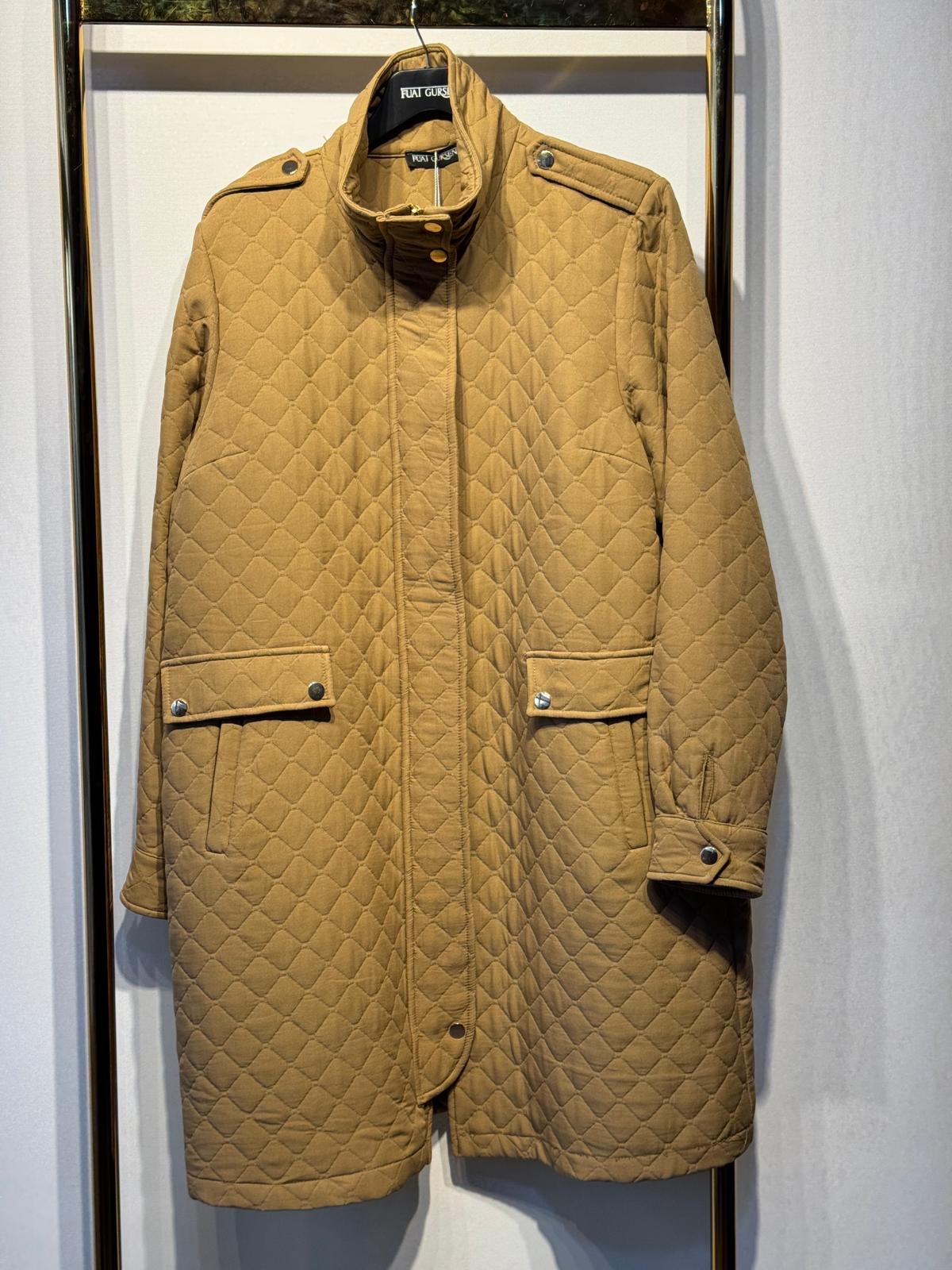 FUAT GÜRSEN Kapitone Kumaş Omuz Apoletli Uzun Kap