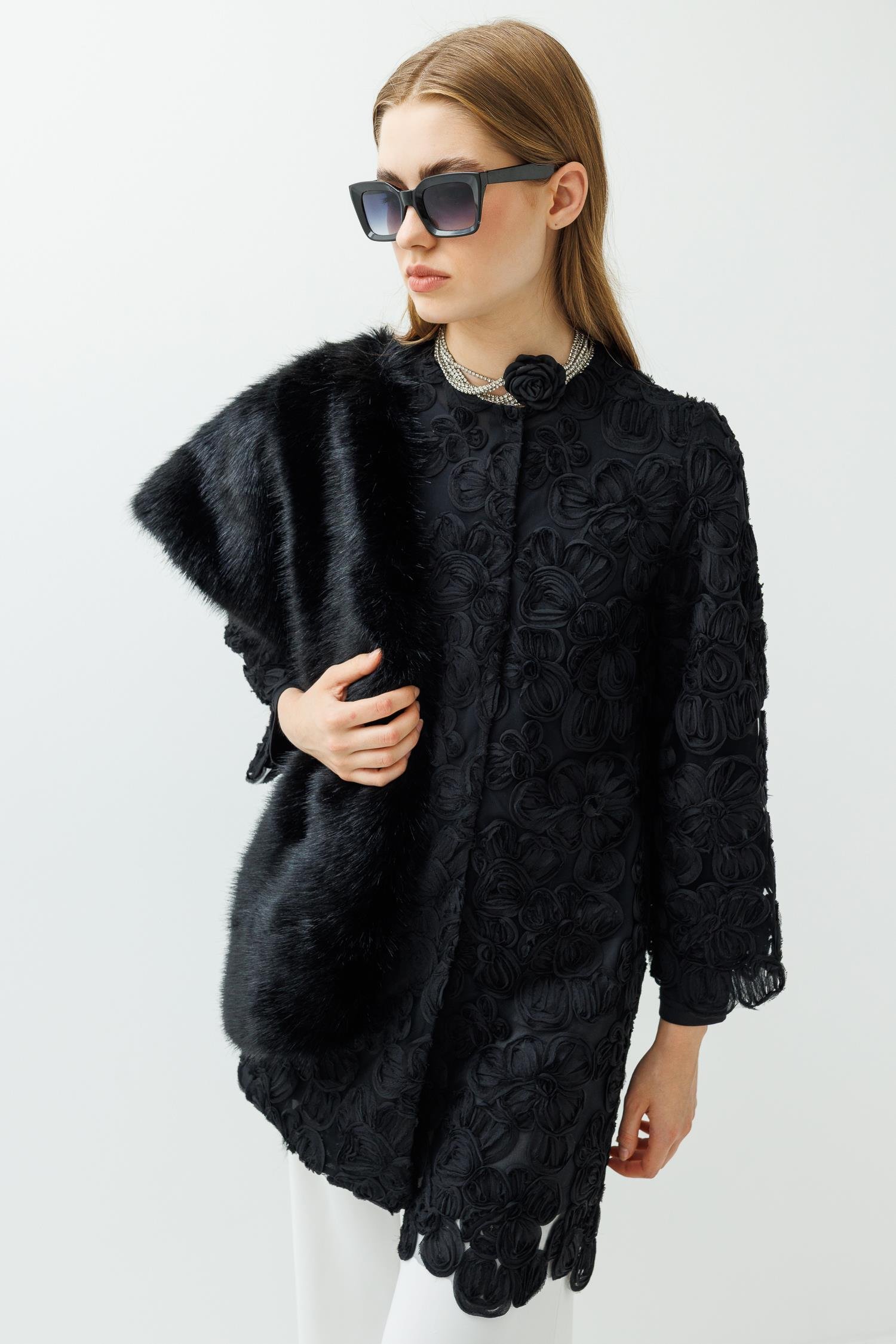 GHİSA Gül İşlemeli Kısa Ceket