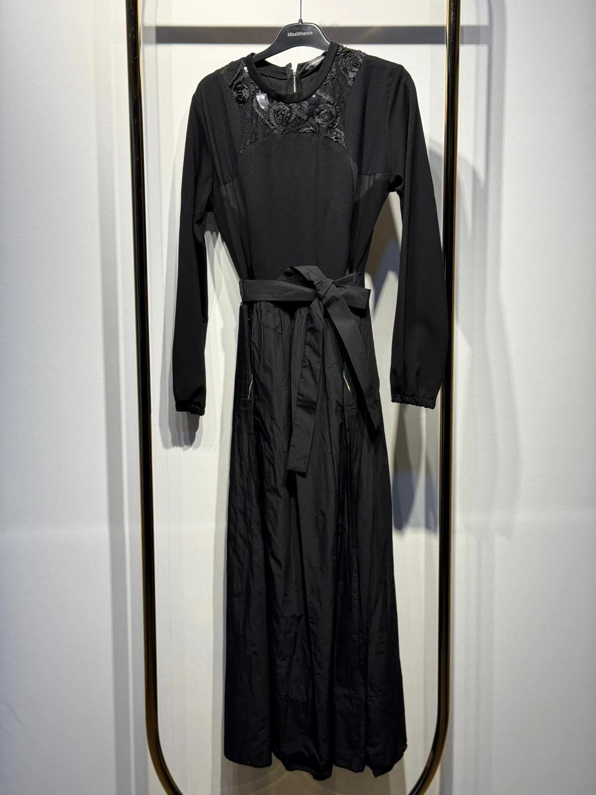 MİSSWHENCE 38830 Payet İşlemeli Fermuar Detaylı Uzun Belden Bağlamalı Elbise